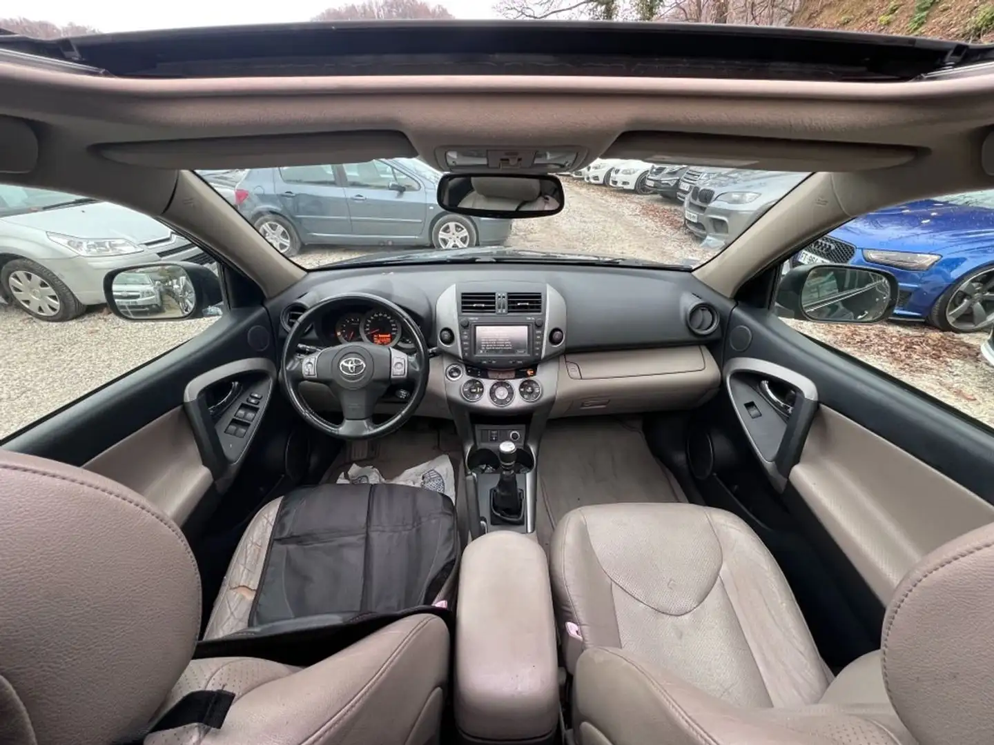 Toyota RAV 4 2.2D 177cv 4x4 2éme main Noir - 2