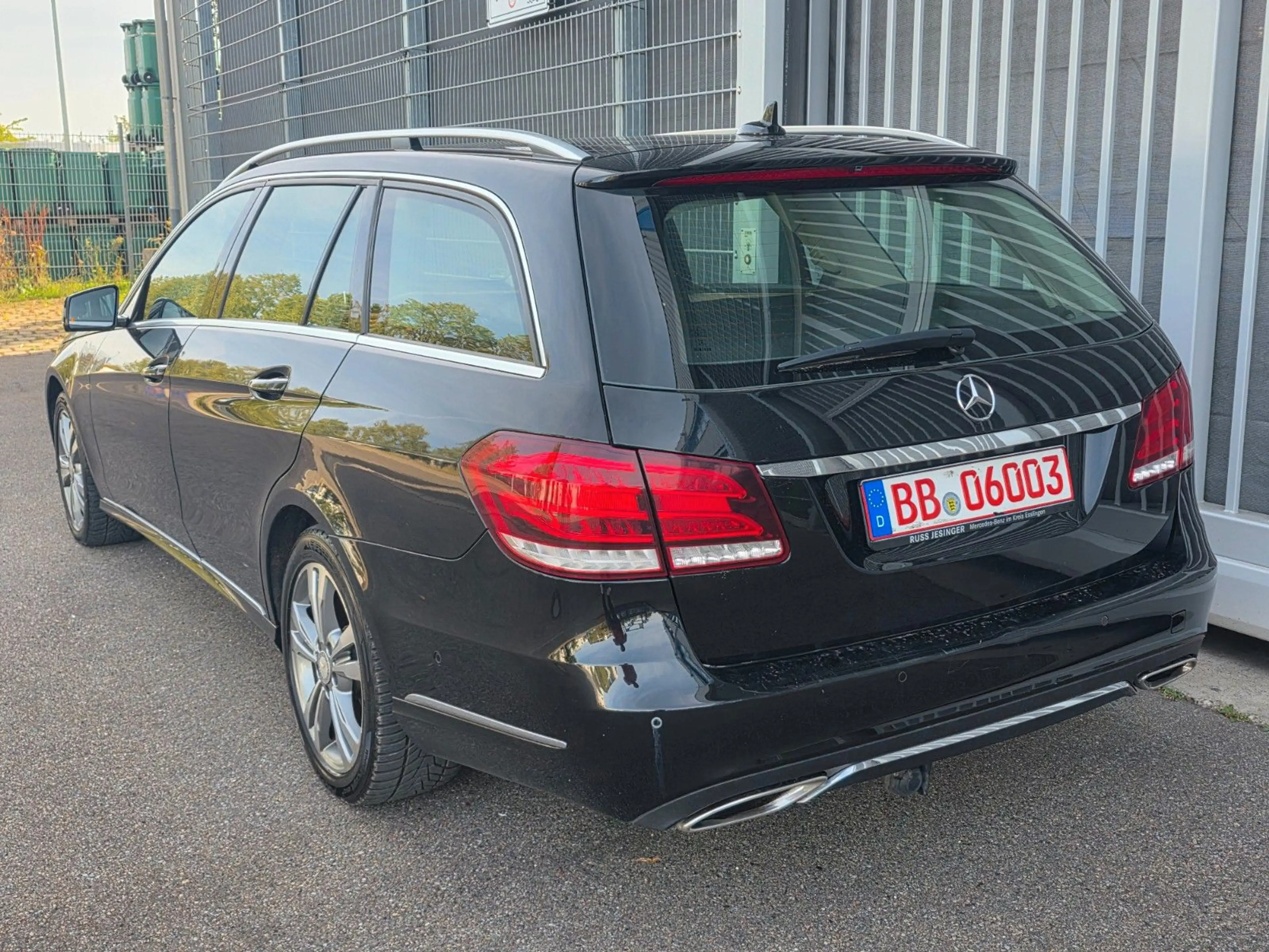 Mercedes-Benz E 350 4Matic/TÜV12.27/AHK/NAVI/LEDER/ALLRAD/PDC — photo 9