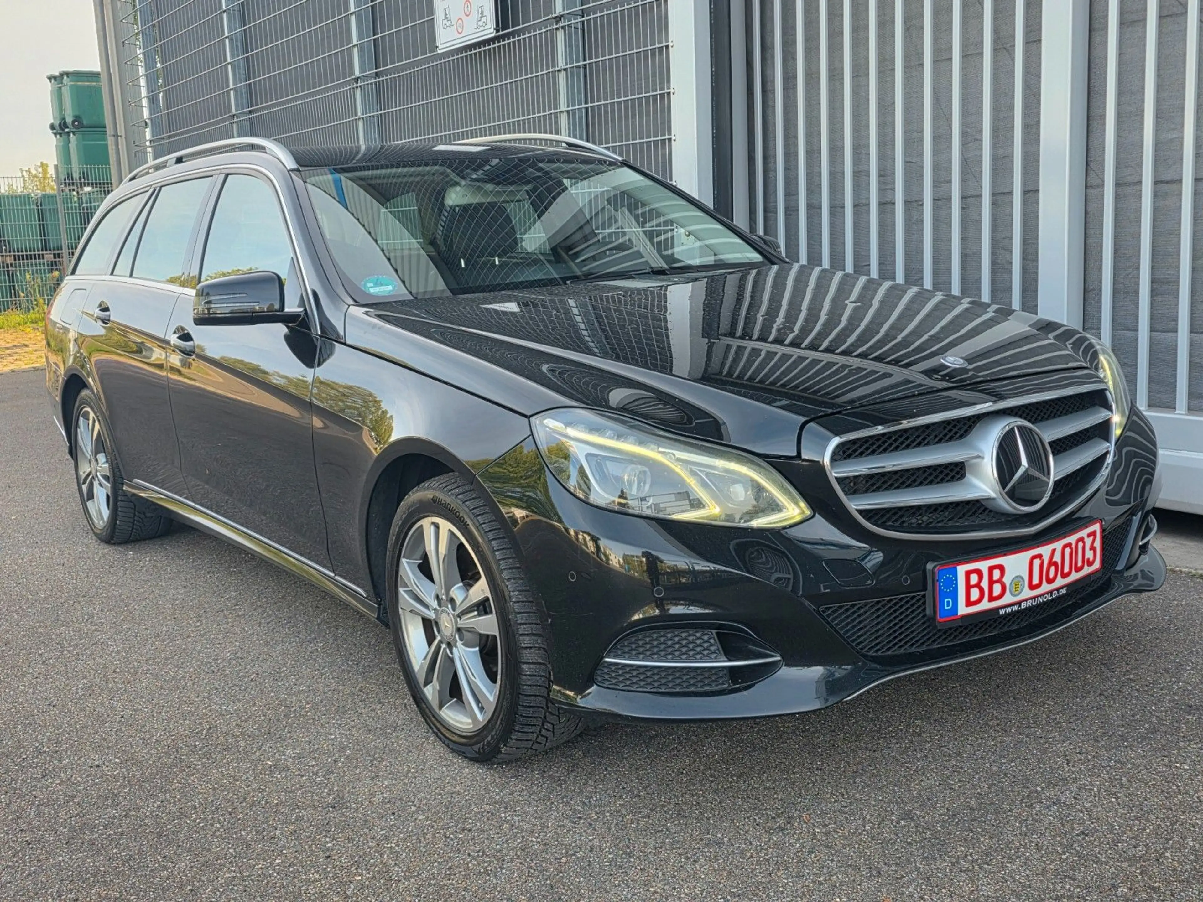 Mercedes-Benz E 350 4Matic/TÜV12.27/AHK/NAVI/LEDER/ALLRAD/PDC — photo 19
