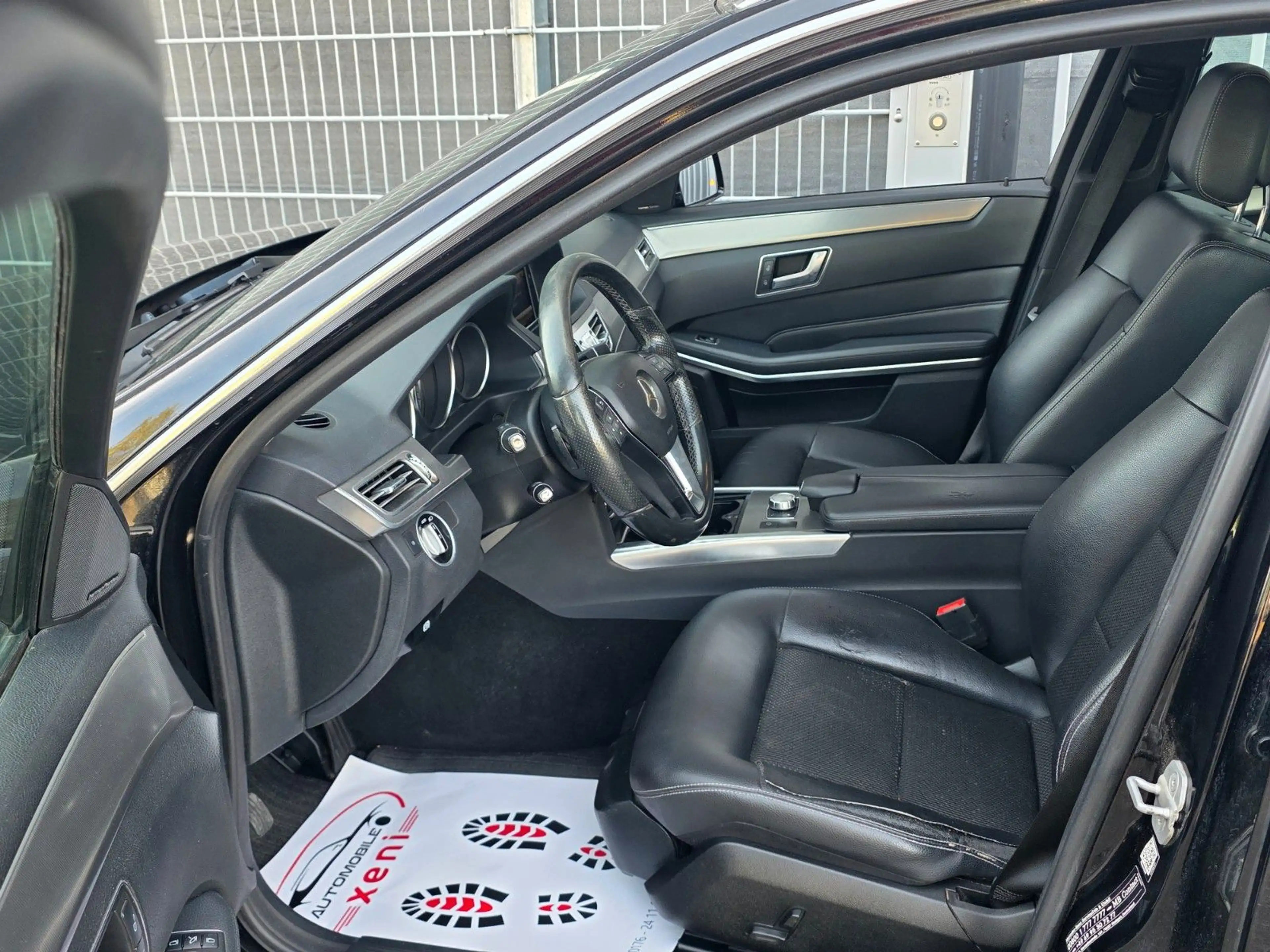 Mercedes-Benz E 350 4Matic/TÜV12.27/AHK/NAVI/LEDER/ALLRAD/PDC — photo 21