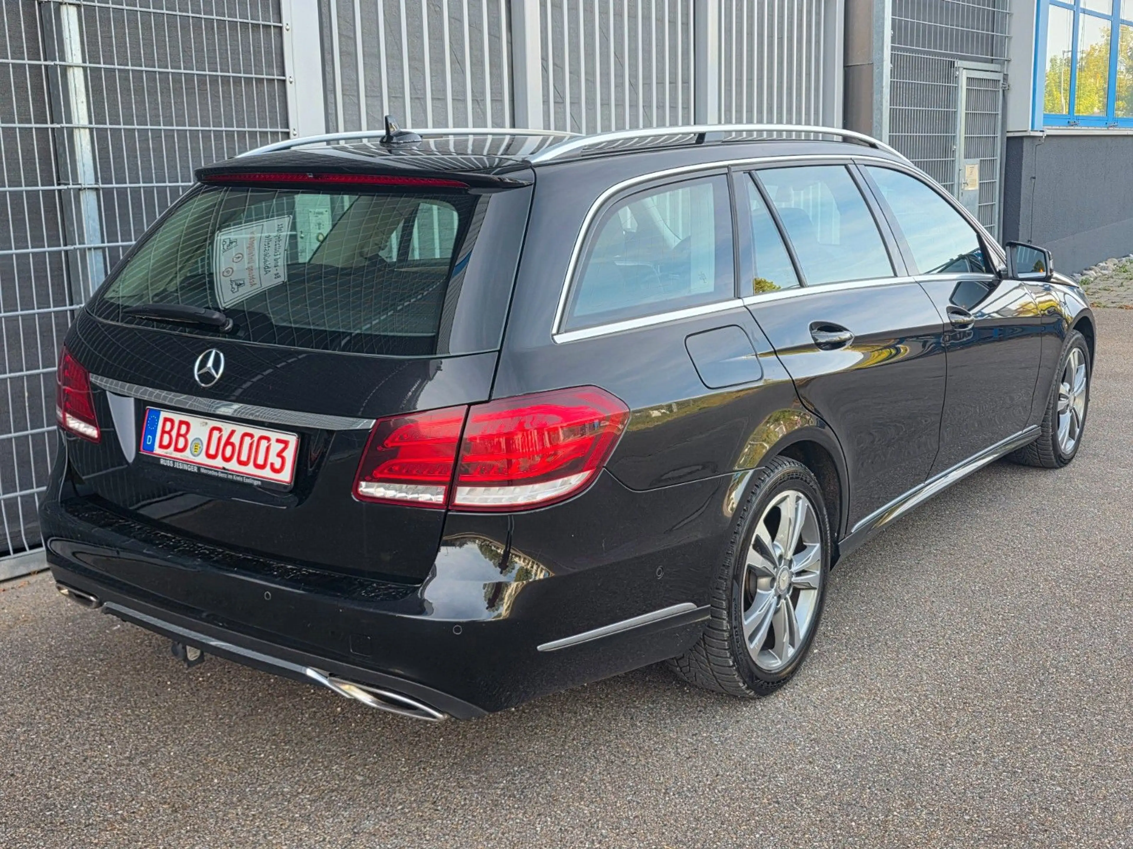 Mercedes-Benz E 350 4Matic/TÜV12.27/AHK/NAVI/LEDER/ALLRAD/PDC — photo 12