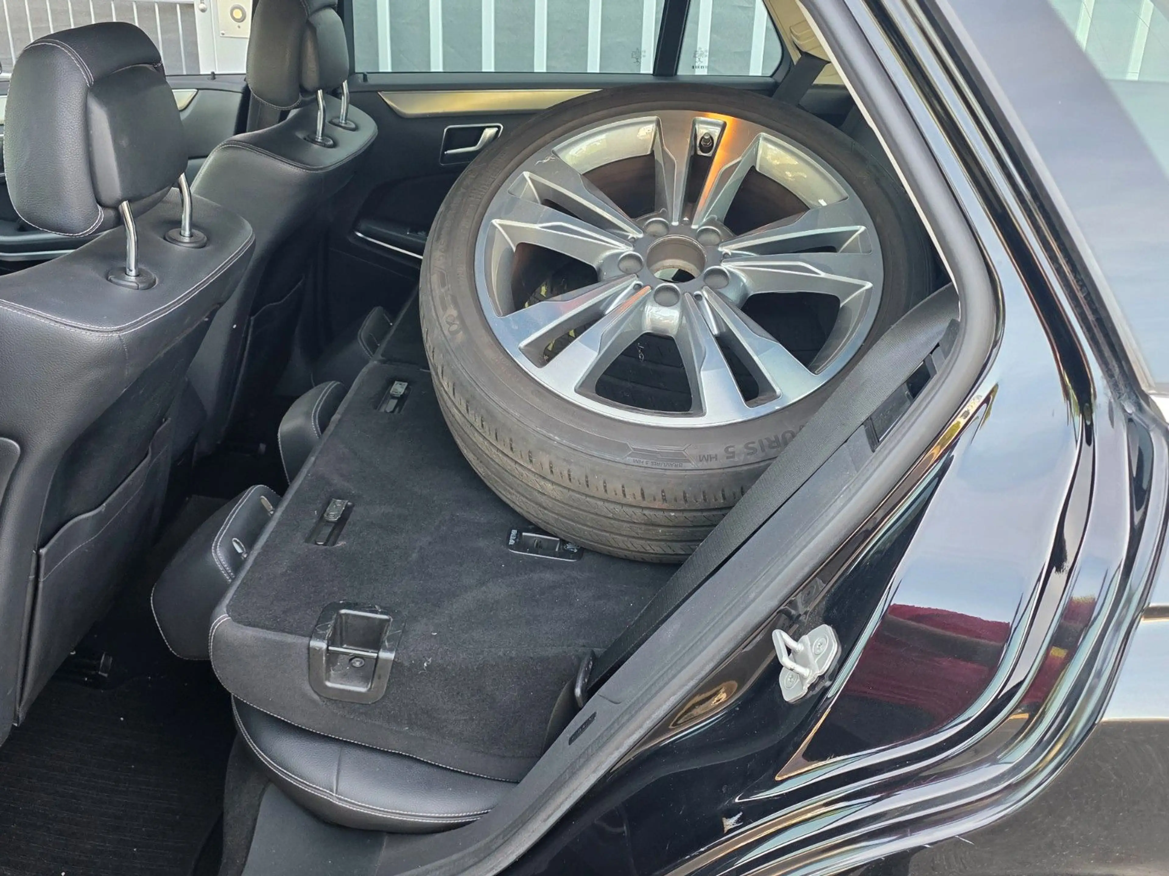 Mercedes-Benz E 350 4Matic/TÜV12.27/AHK/NAVI/LEDER/ALLRAD/PDC — photo 13