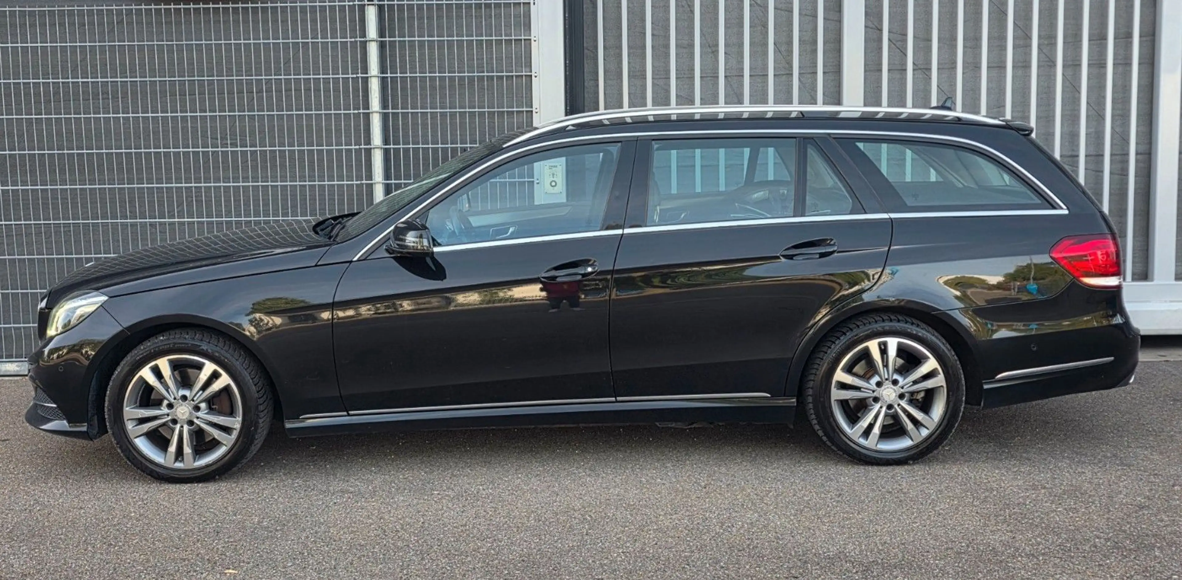 Mercedes-Benz E 350 4Matic/TÜV12.27/AHK/NAVI/LEDER/ALLRAD/PDC — photo 10