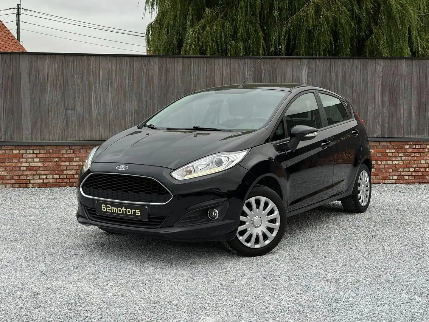 Ford Fiesta /1.0i/99000km/airco/5-deurs/bluetooth/trekhaak Zwart - 1