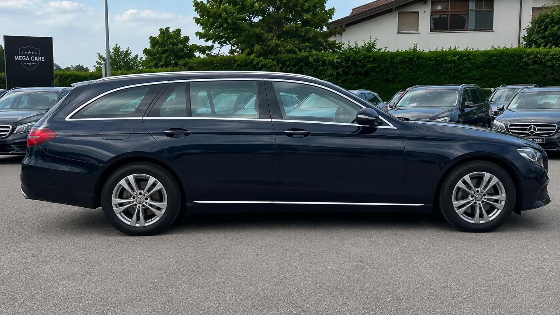 Mercedes-Benz E 200 E 200 d (213.213) Blau - 2