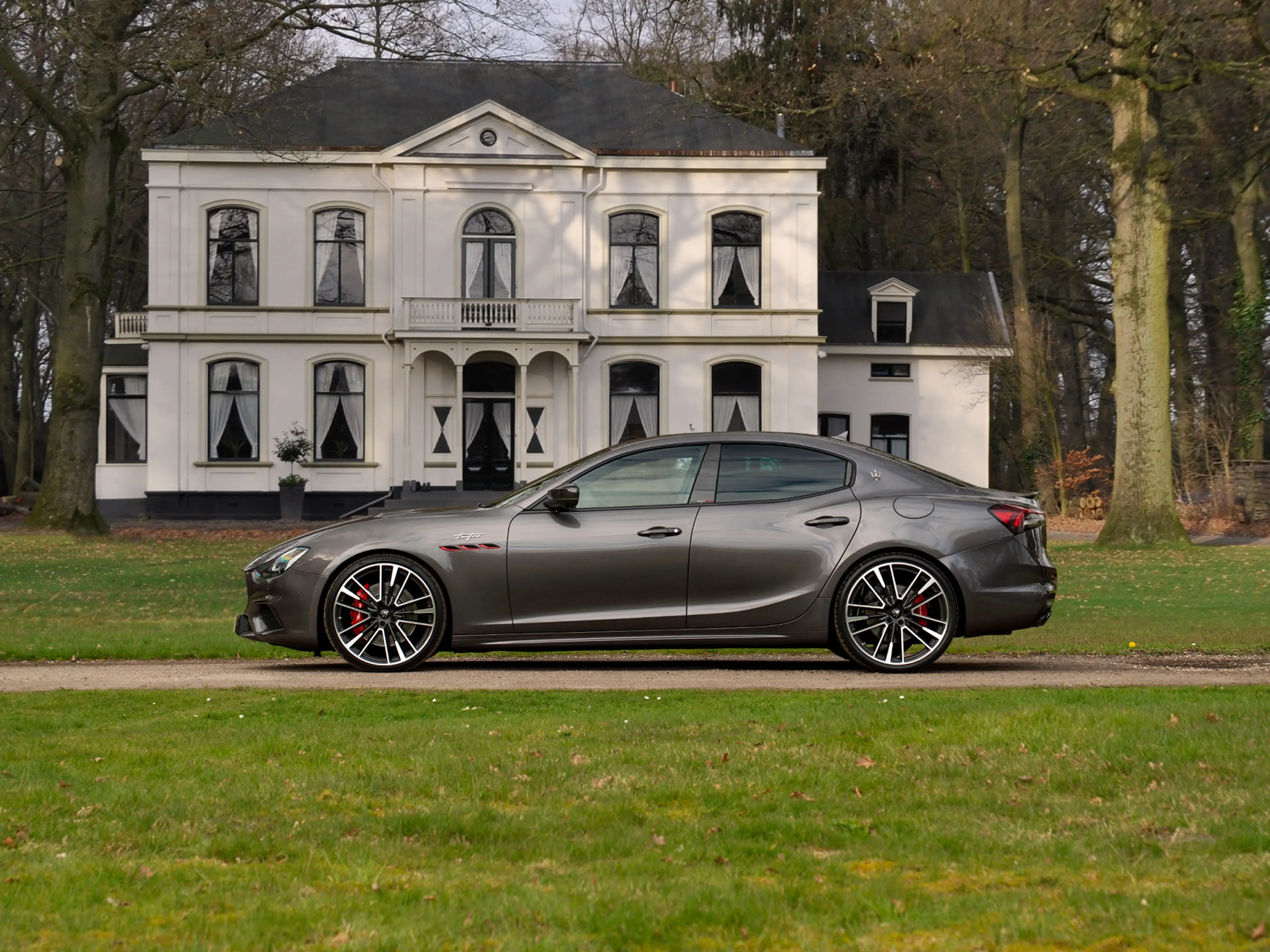 Maserati Ghibli Trofeo 3.8 V8 | Atelier int. | 1e eigenaar | Stoel