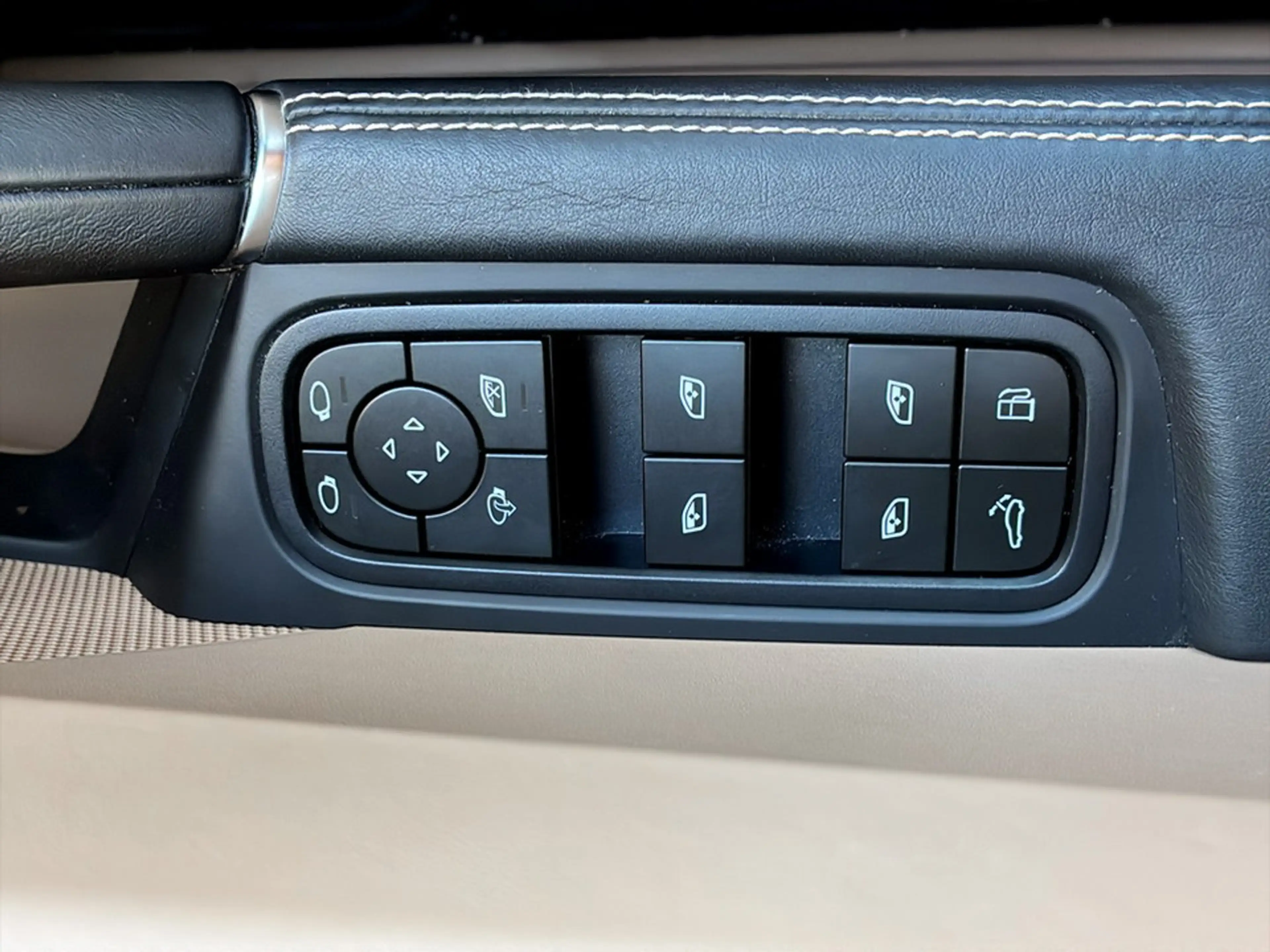 Porsche Cayenne E-Hybrid — photo 15