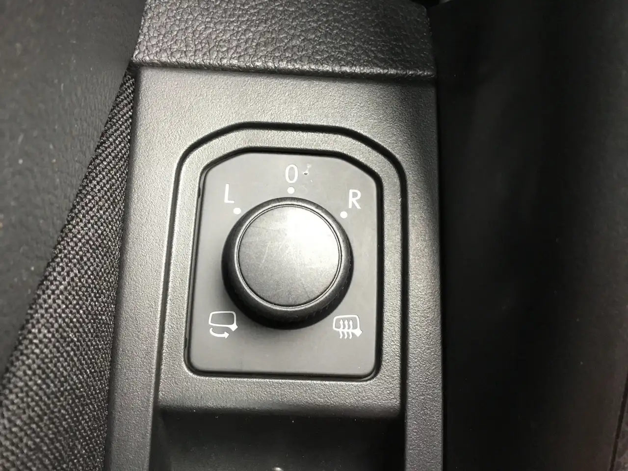 Skoda Kamiq 1.0 TSI DSG DRIVE +AHK +PANO +MATRIX +ACC +RKAM +, миниатюра 21