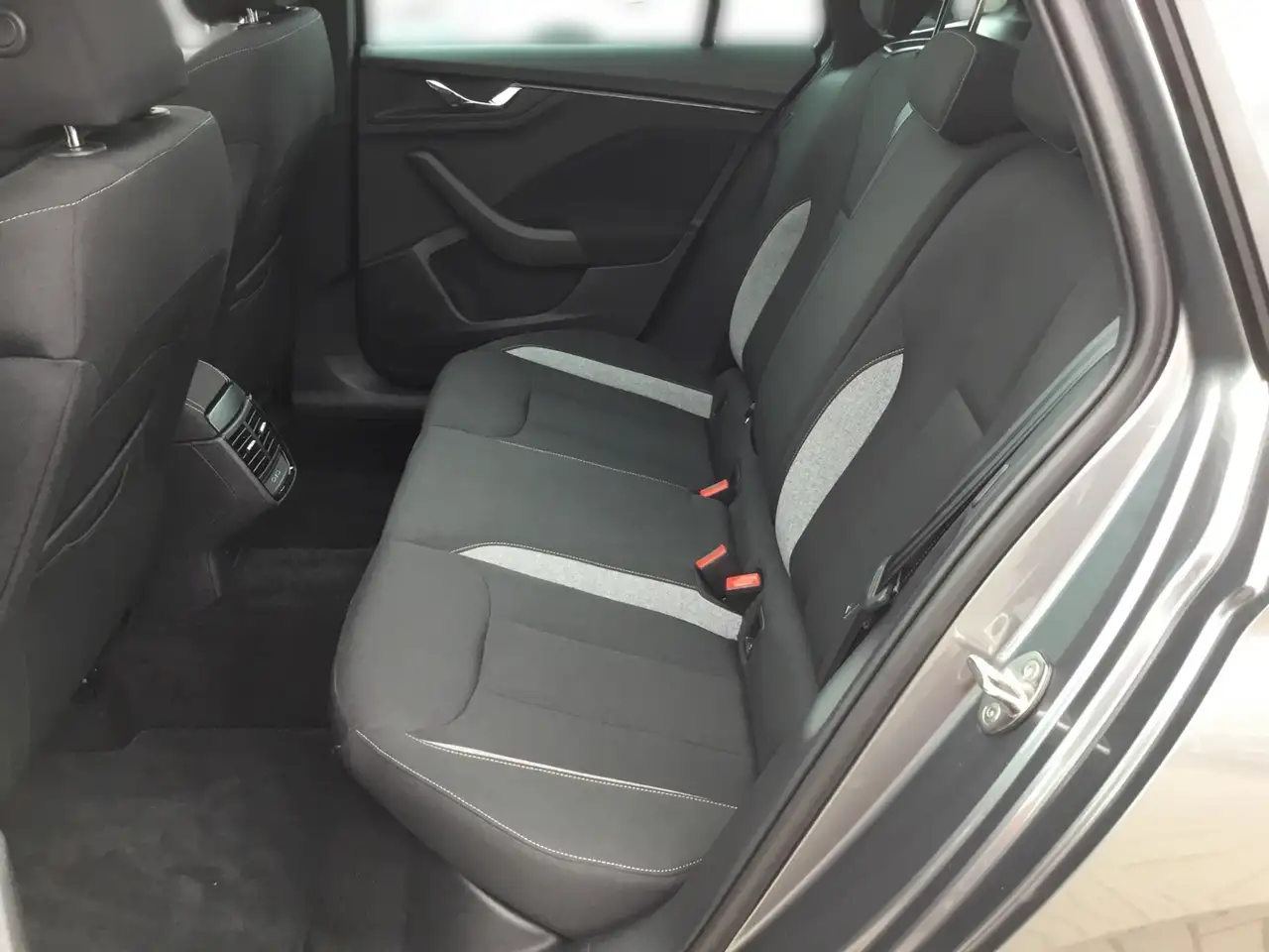 Skoda Kamiq 1.0 TSI DSG DRIVE +AHK +PANO +MATRIX +ACC +RKAM +, миниатюра 14