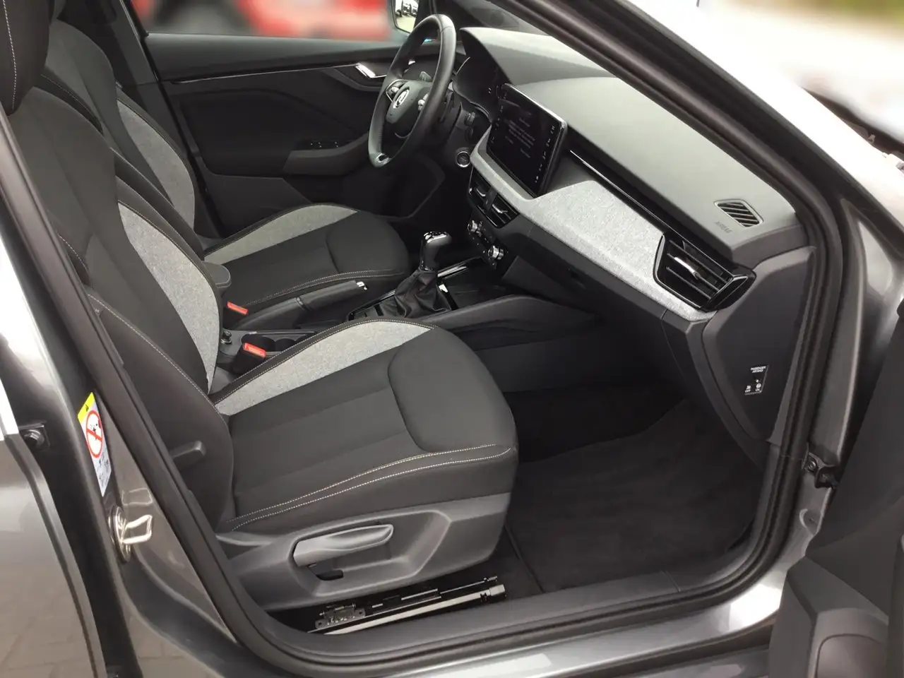 Skoda Kamiq 1.0 TSI DSG DRIVE +AHK +PANO +MATRIX +ACC +RKAM +, миниатюра 8