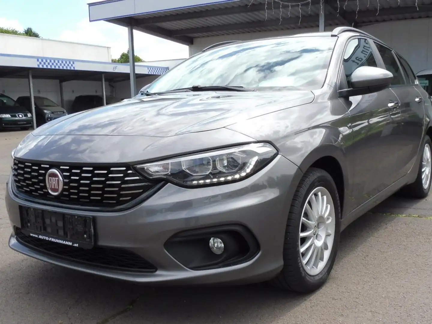 Fiat Tipo Tipo 1,4 95 Easy Easy Grau - 1