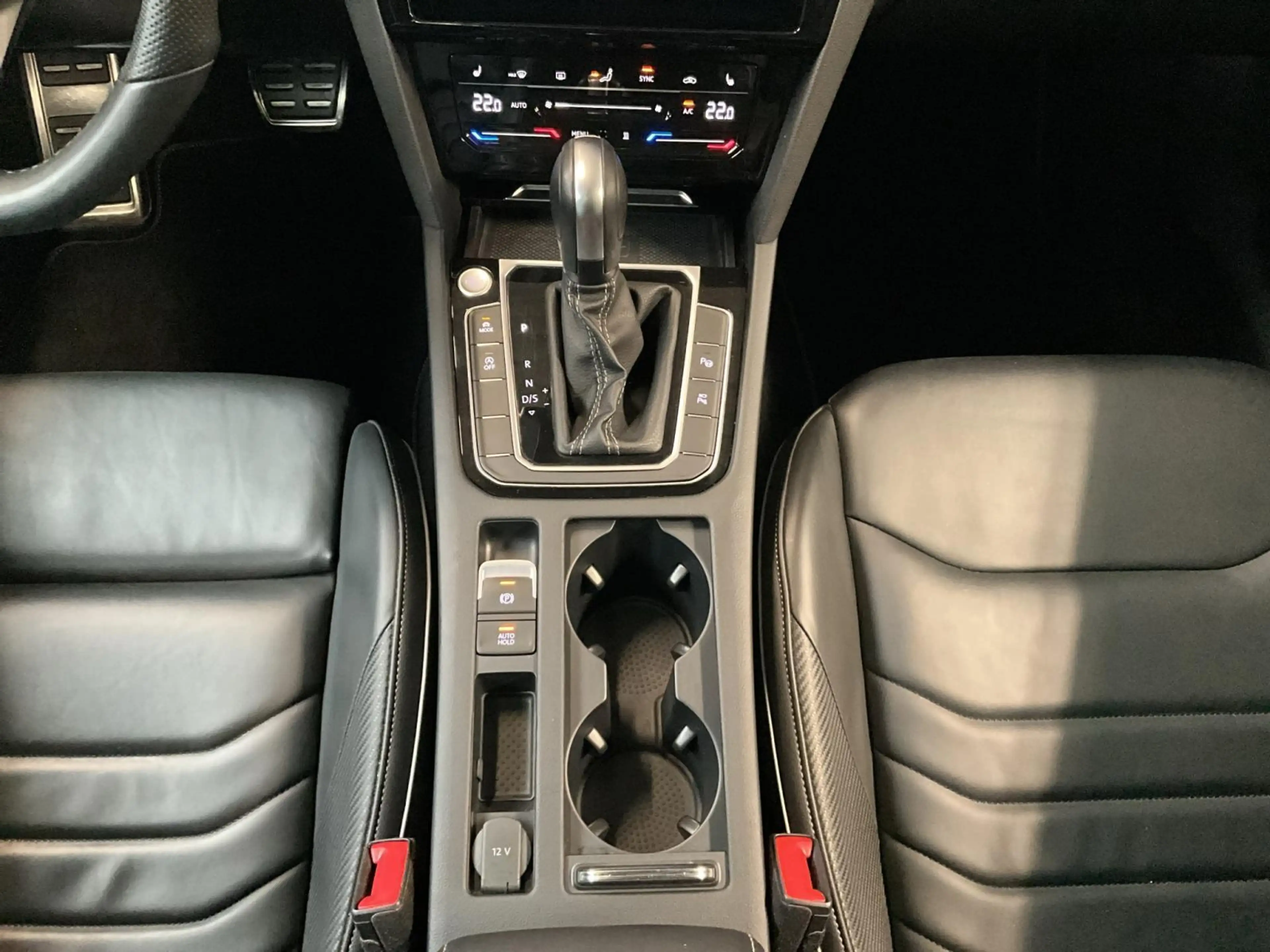 Volkswagen Arteon SB+R-Line+Pano+360+Stand-H.+AHK — photo 12