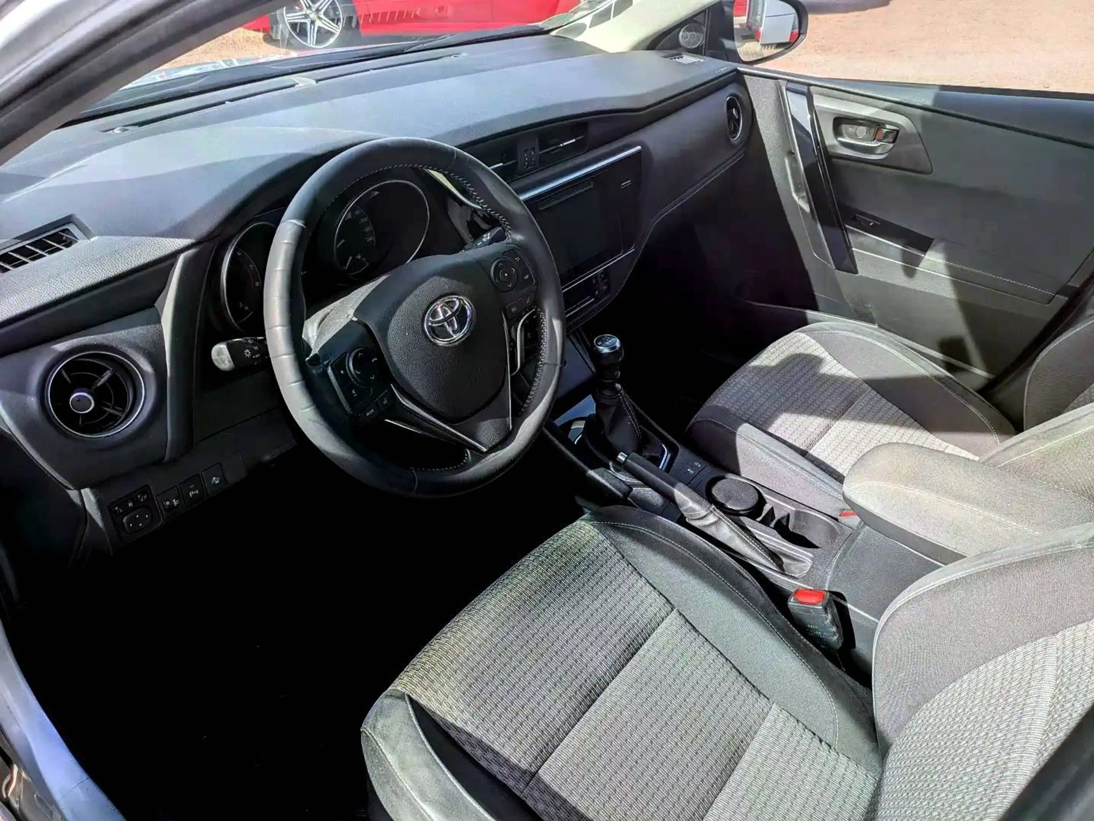 Toyota Auris Edition-S — photo 10