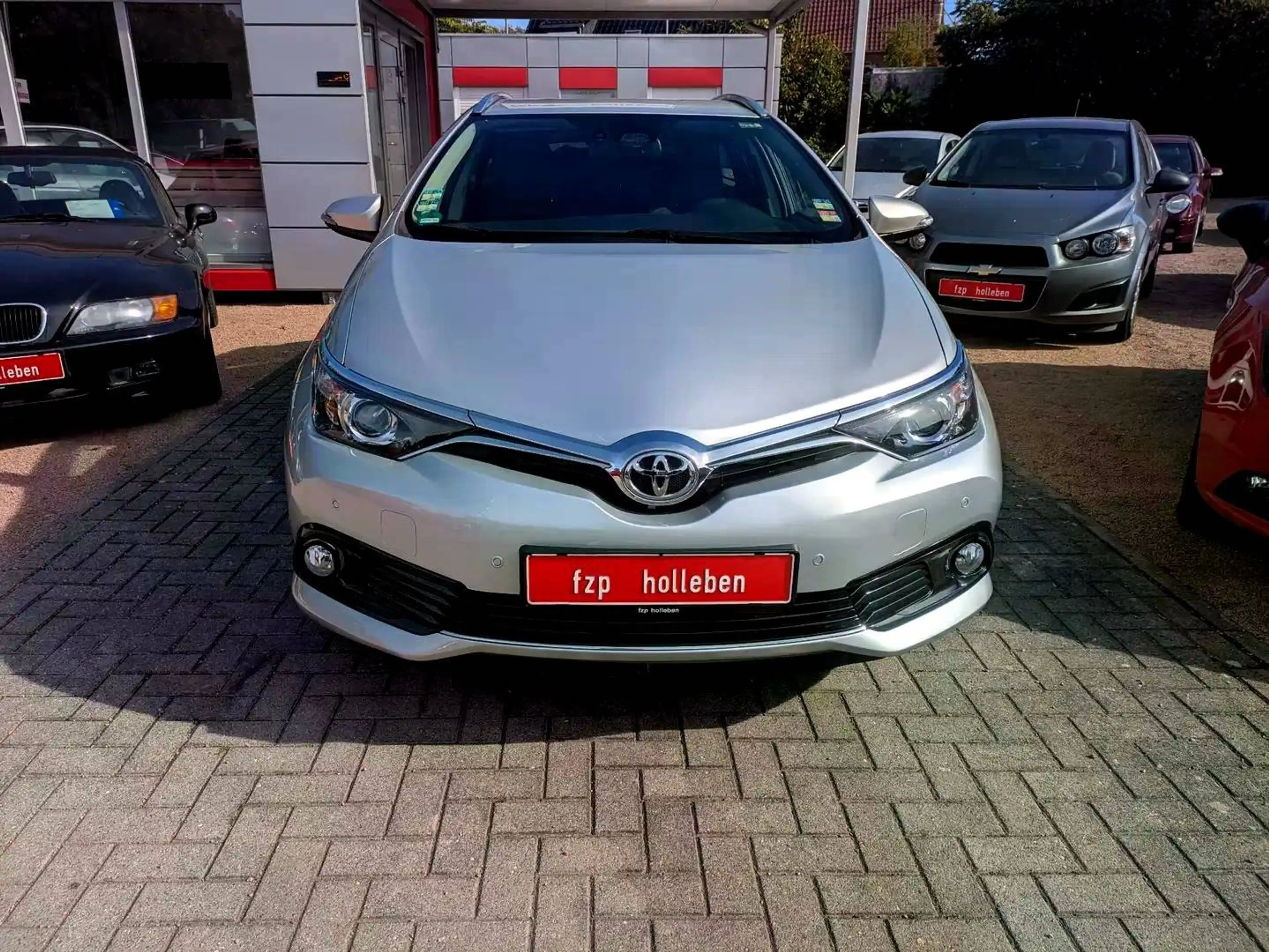Toyota Auris Edition-S — photo 2