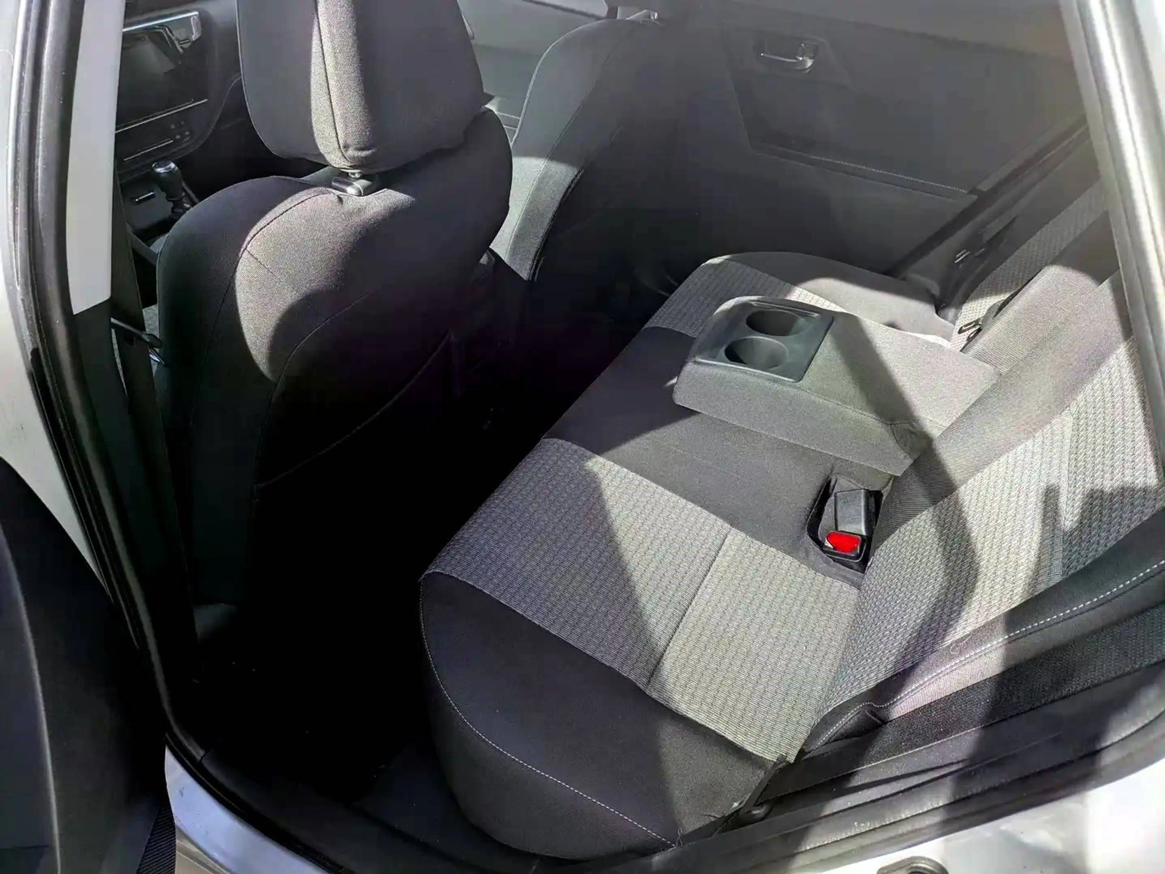 Toyota Auris Edition-S — photo 12