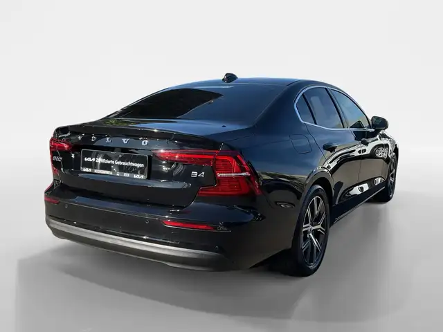 Volvo S60 view 5