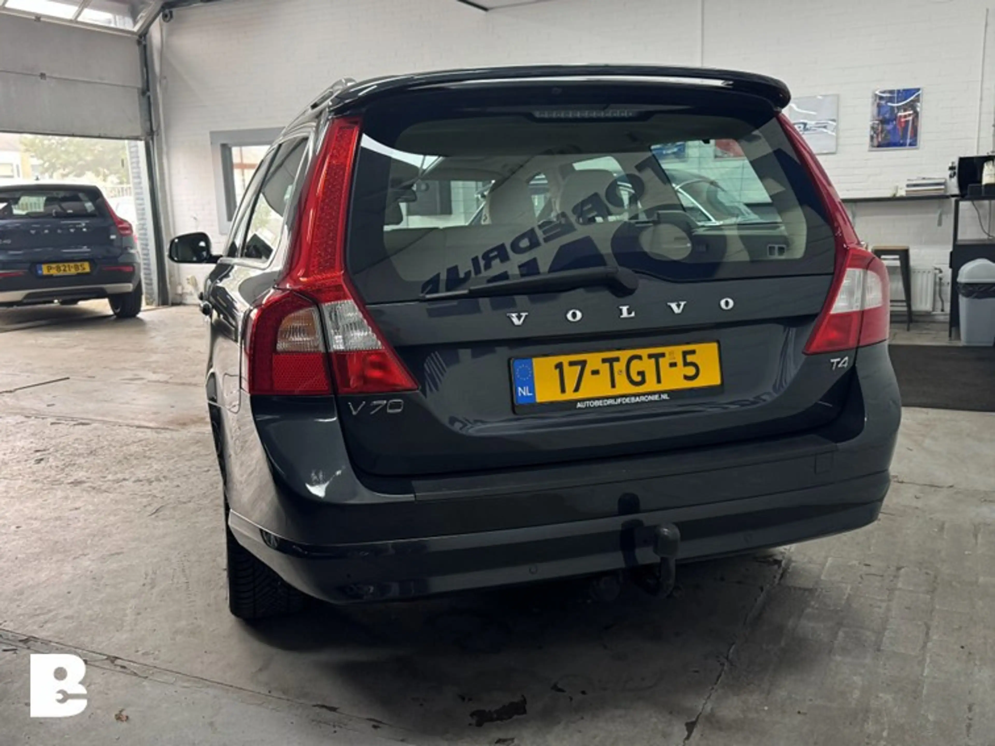 Volvo V70 1.6 T4 Limited Edition — photo 8