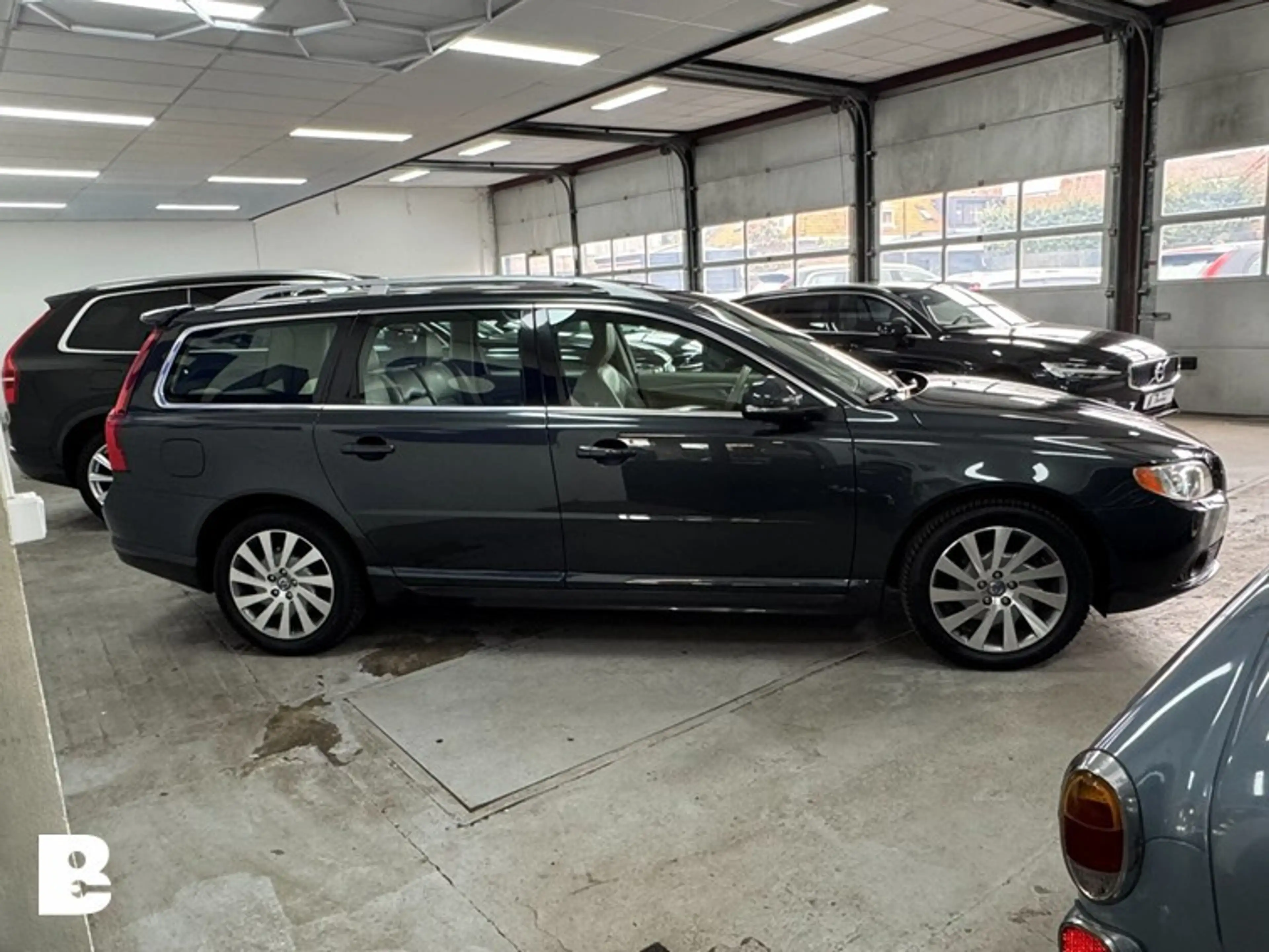 Volvo V70 1.6 T4 Limited Edition — photo 5
