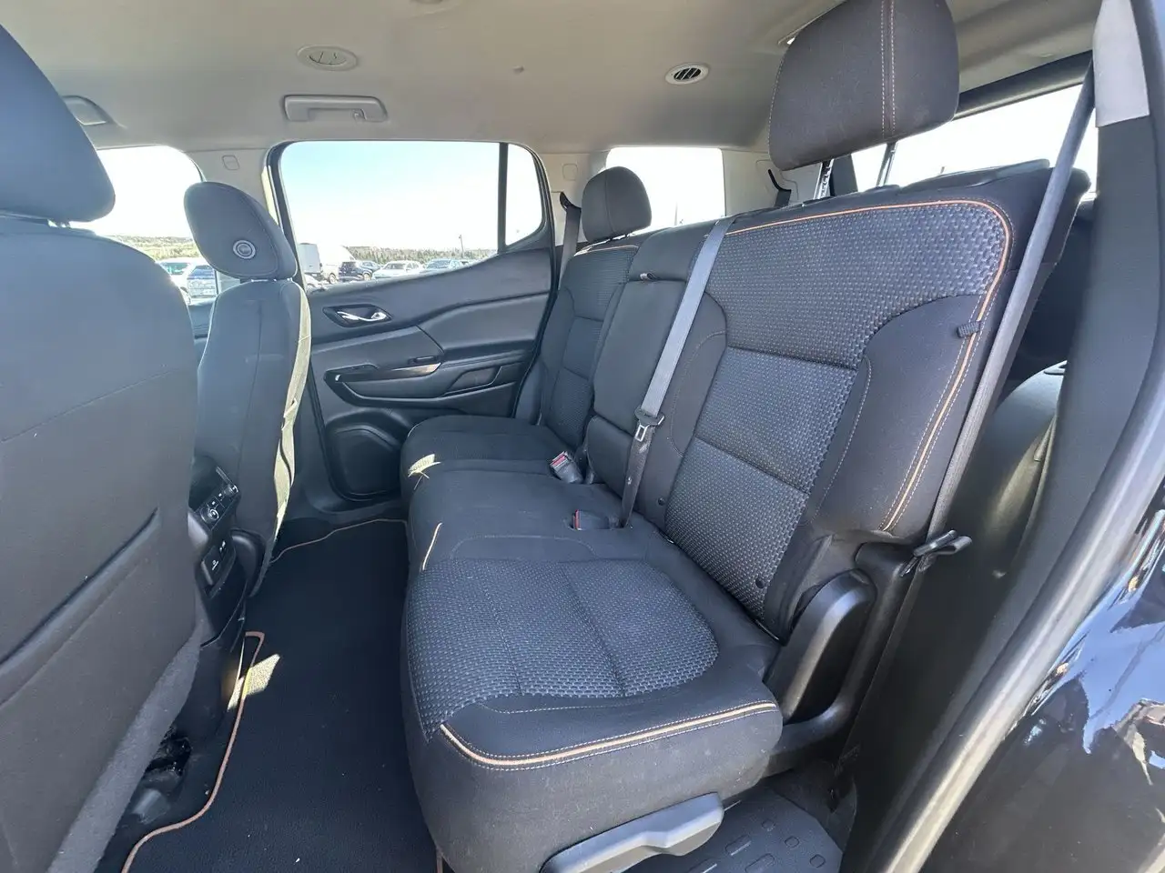 GMC Acadia снимка GMC Acadia