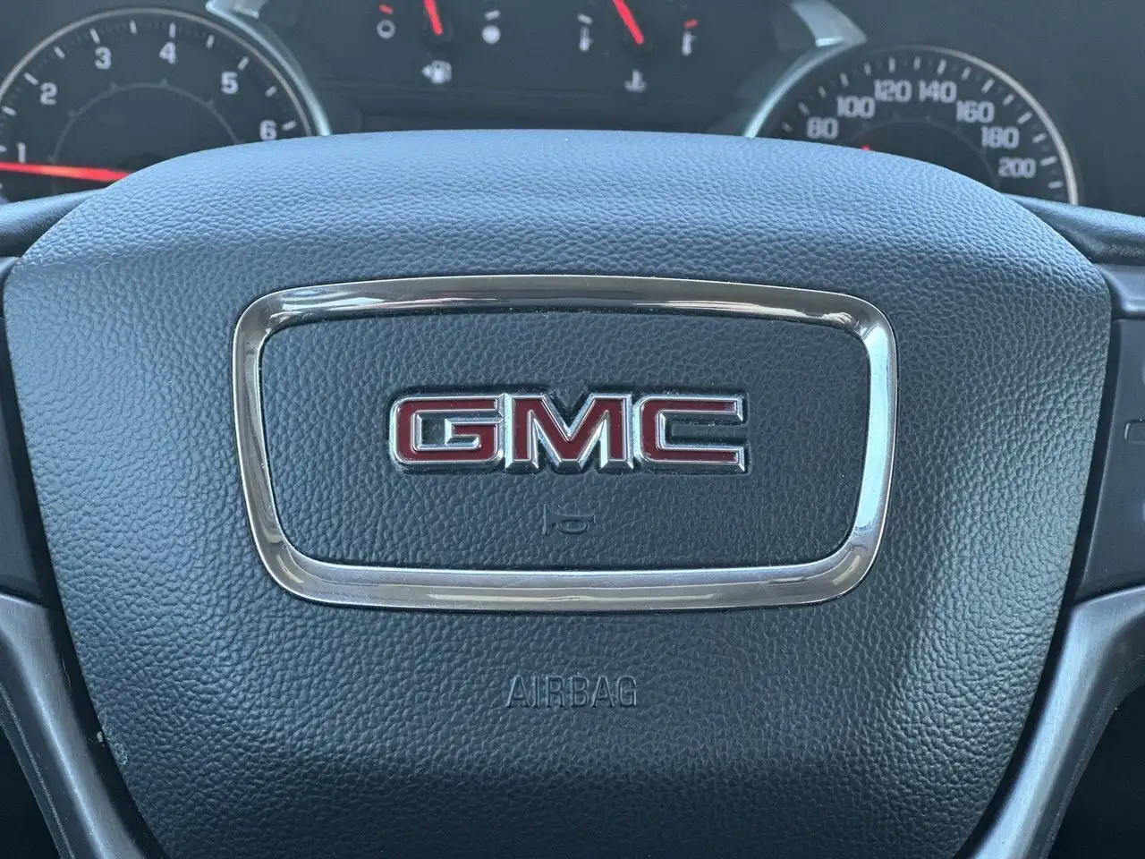 GMC Acadia снимка GMC Acadia