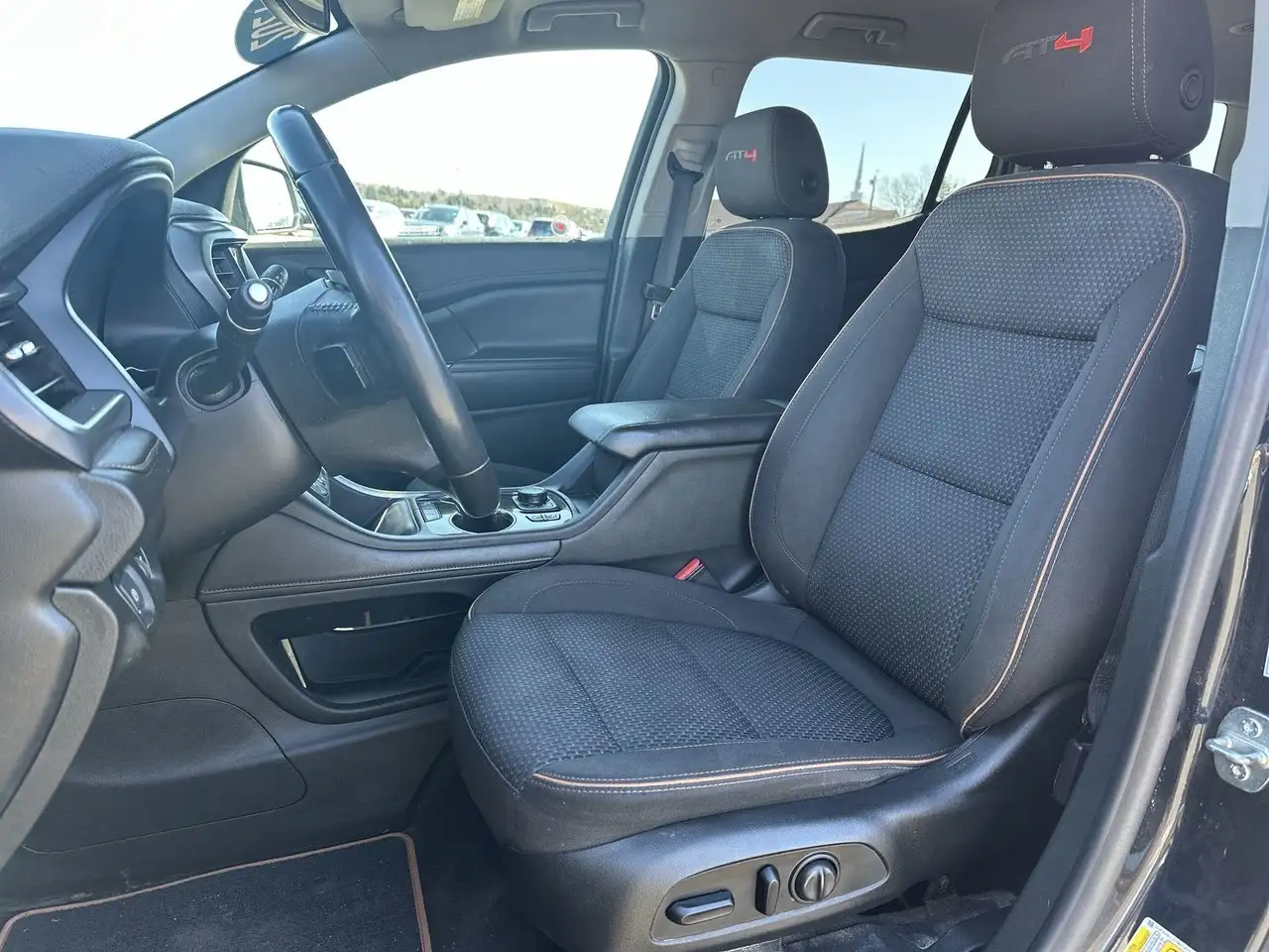 GMC Acadia снимка GMC Acadia
