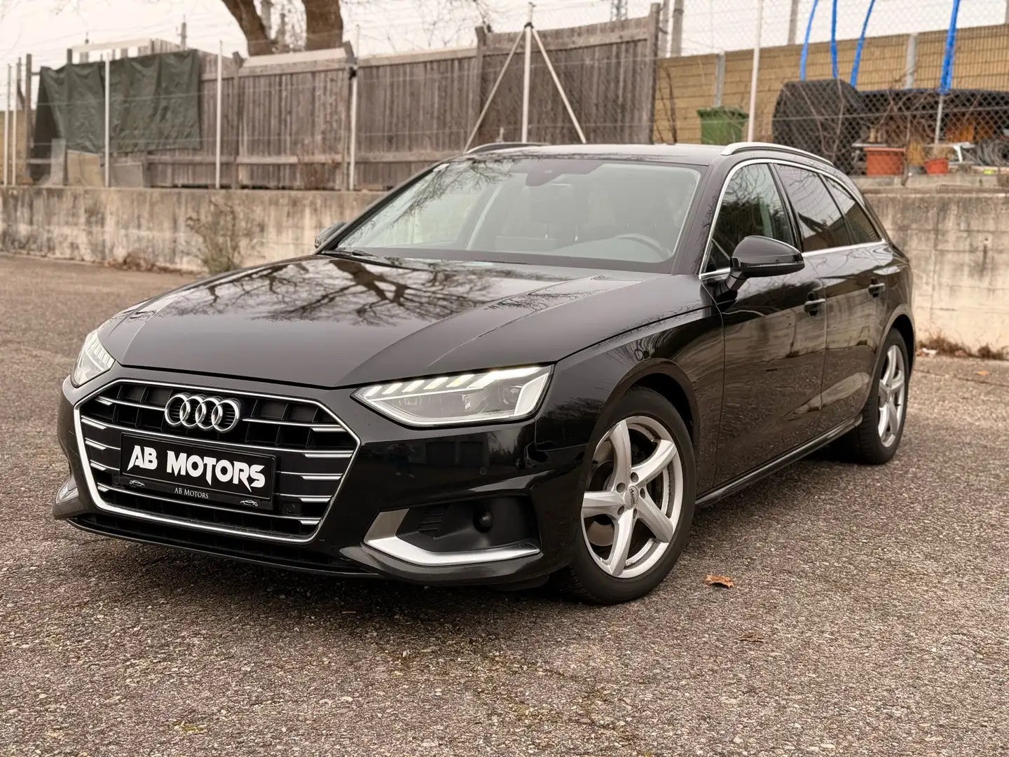 Audi A4 Avant 35 TDI advanced S-tronic - 1