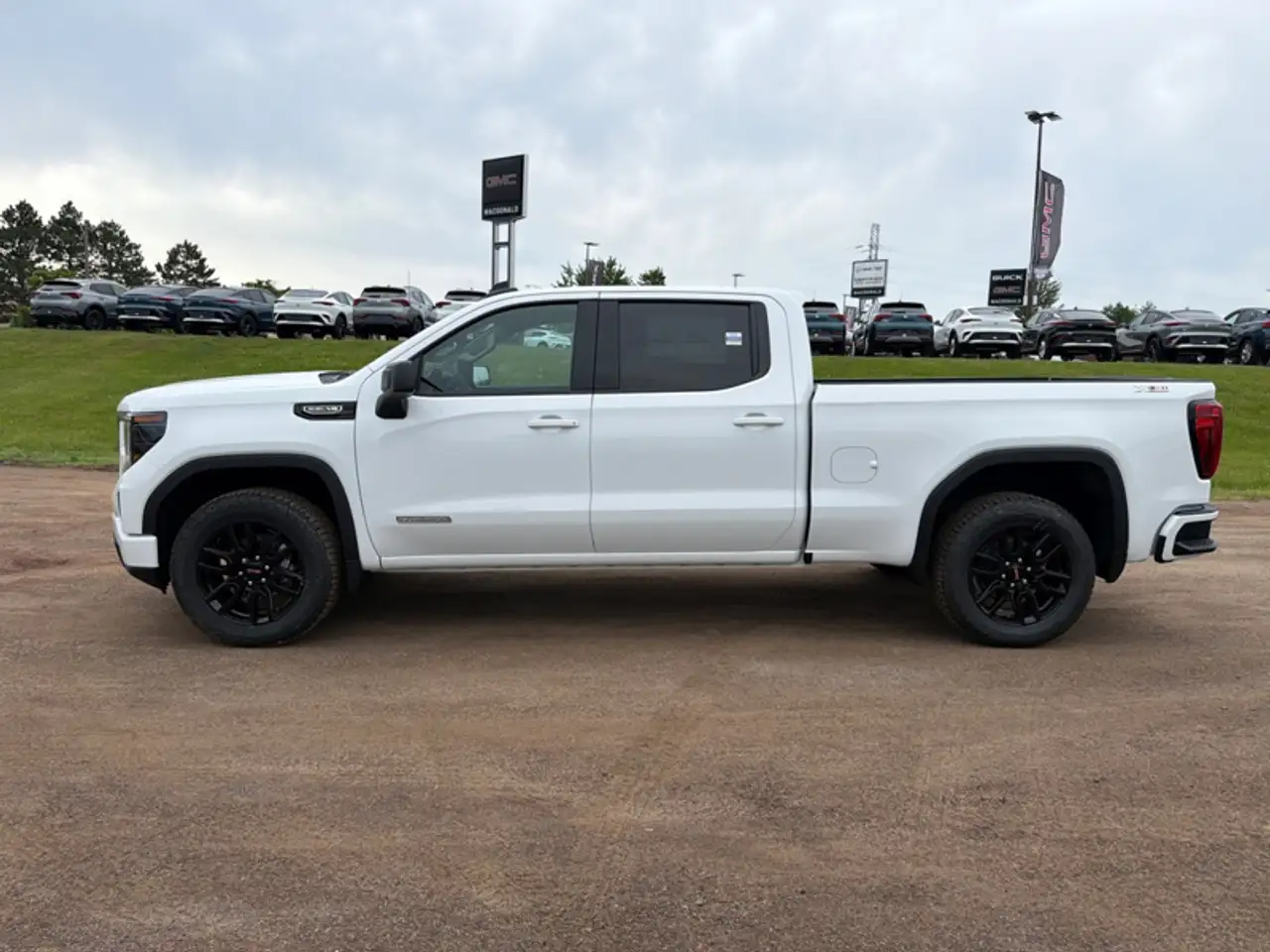 GMC Sierra 1500 photo GMC Sierra 1500