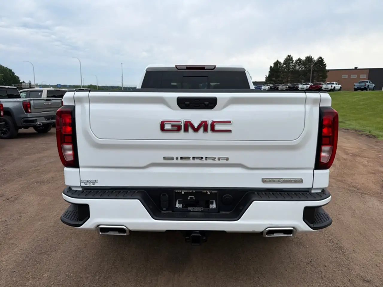 GMC Sierra 1500 photo GMC Sierra 1500