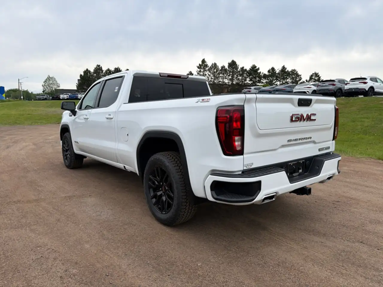 GMC Sierra 1500 photo GMC Sierra 1500