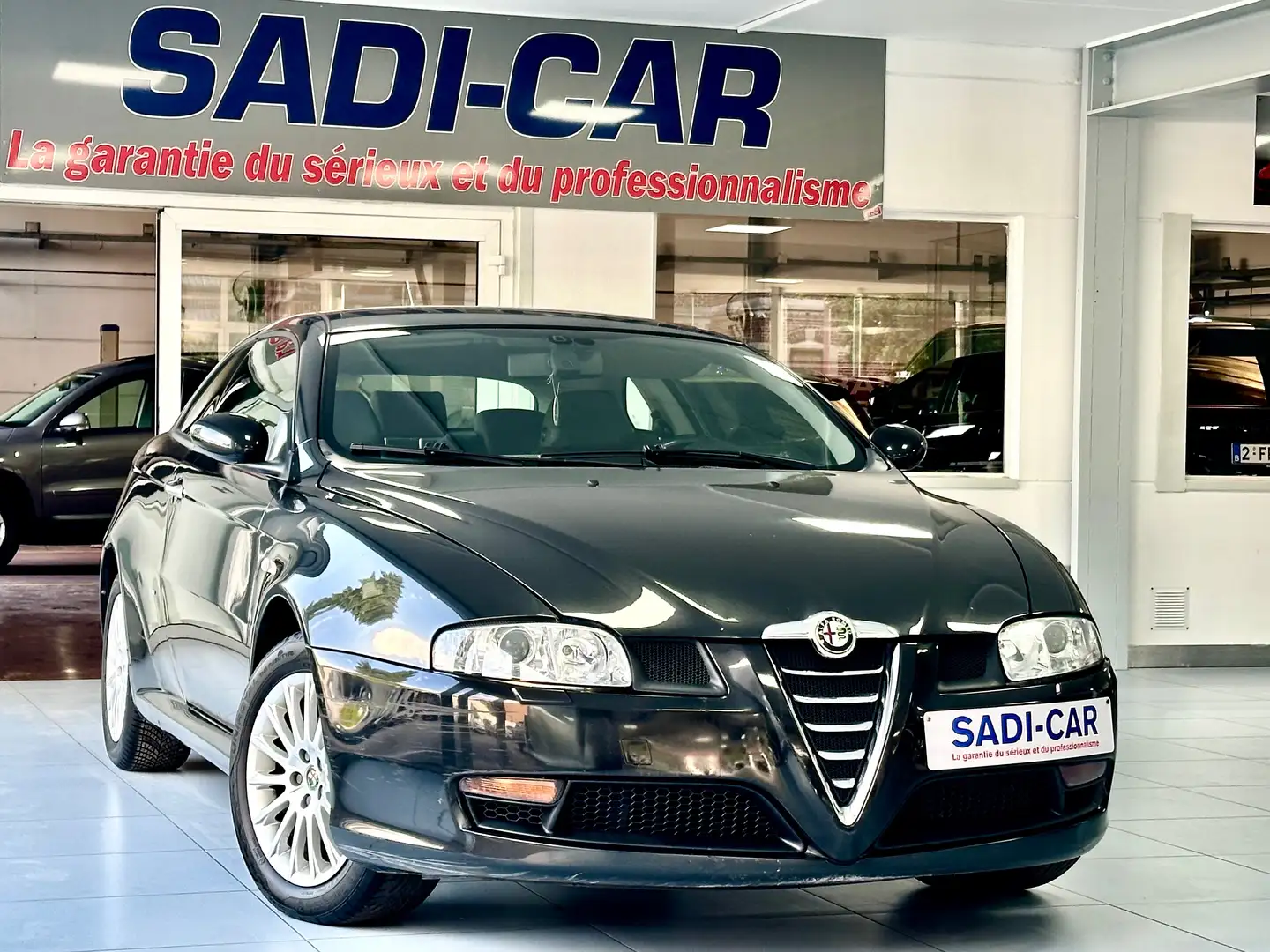Alfa Romeo GT Coupé - 1.9 JTD 150cv Distinctive - CUIR + BOSE Černá - 1