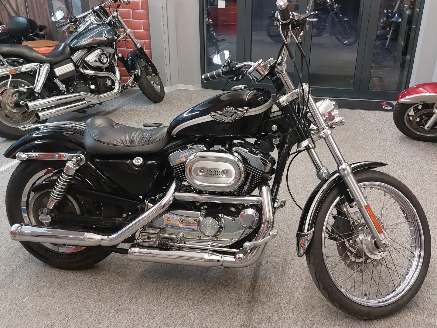 Harley-Davidson Sportster 1200 Custom 100Jahre Modell Schwarz - 1