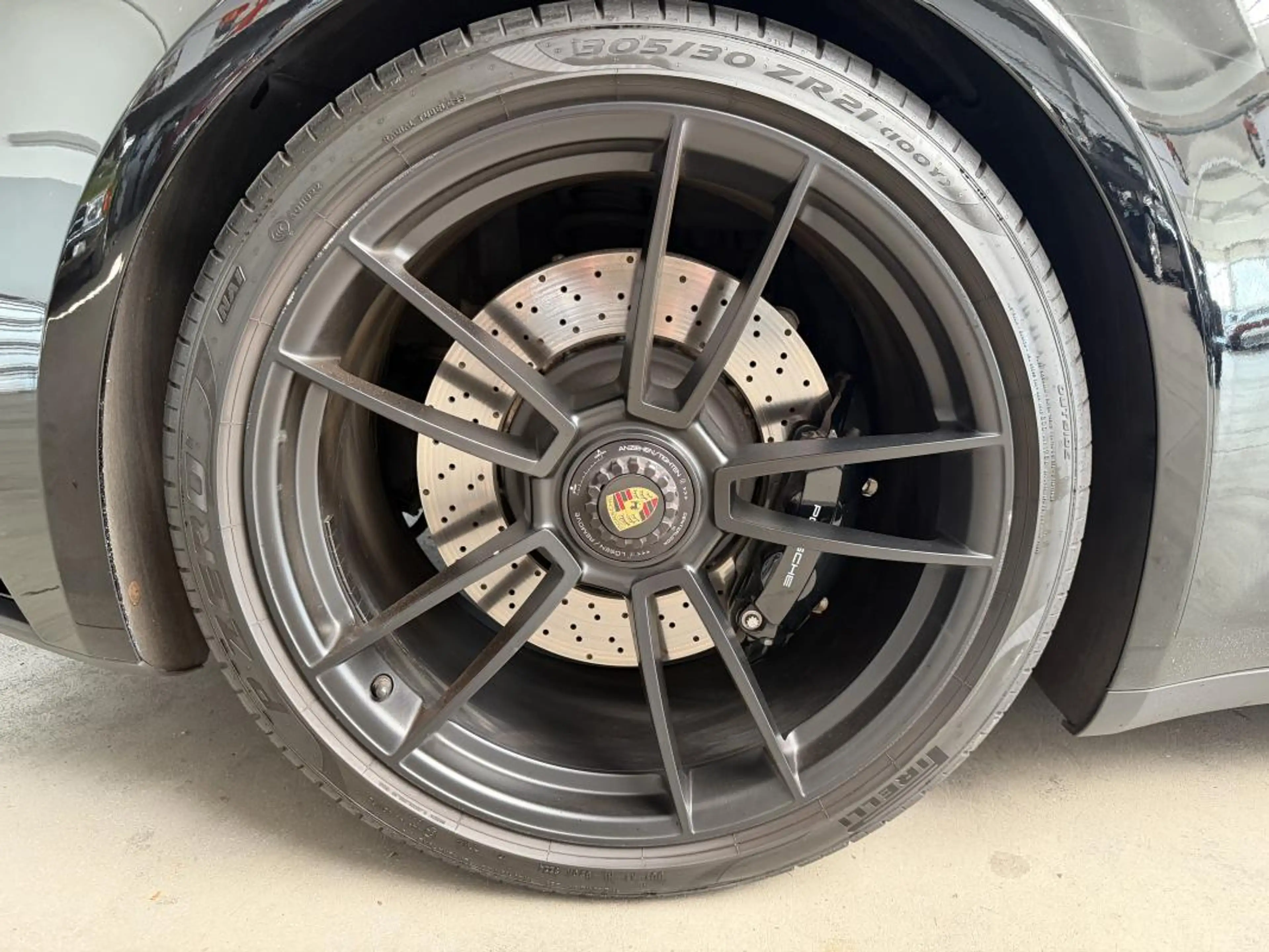 Porsche 911 Carrera 4 GTS — photo 30