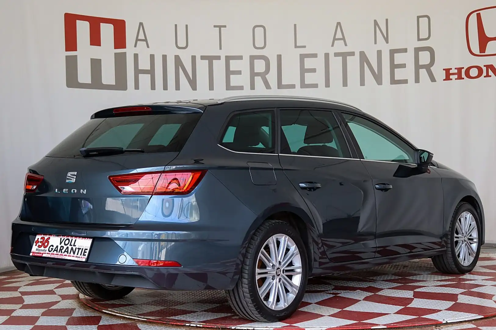 SEAT Leon ST Xcellence 1,6 TDI DSG / LED / NAVI / KAMERA Grigio - 2