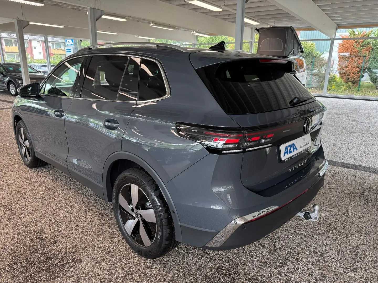 Volkswagen Tiguan 2.0 TDI Elegance*IQ-LIGHT*AHK*APP*ACC*NAV Grau - 2