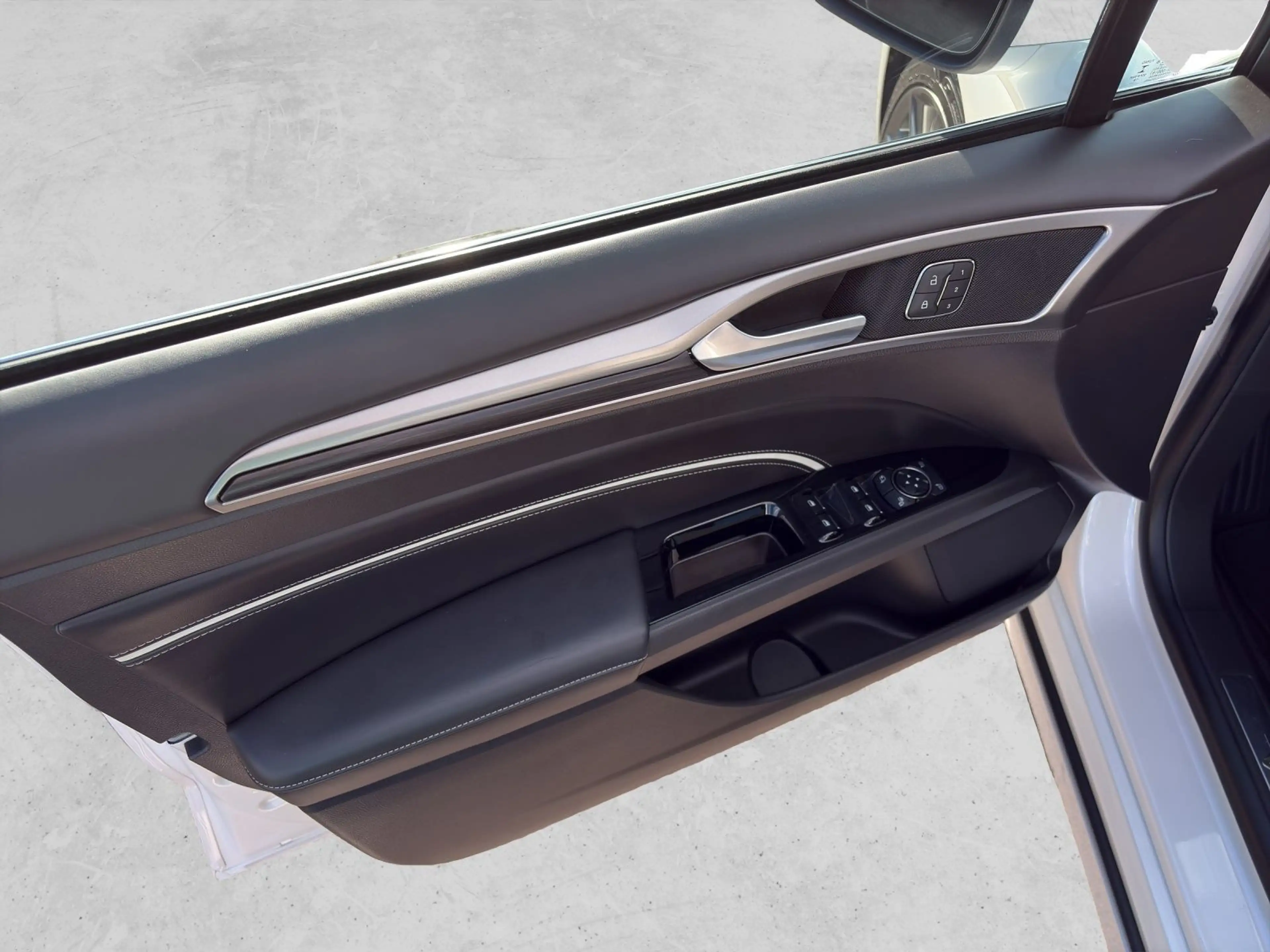 Ford Mondeo Turnier*AHK*Schiebedach*NAVI*SHZ — photo 15