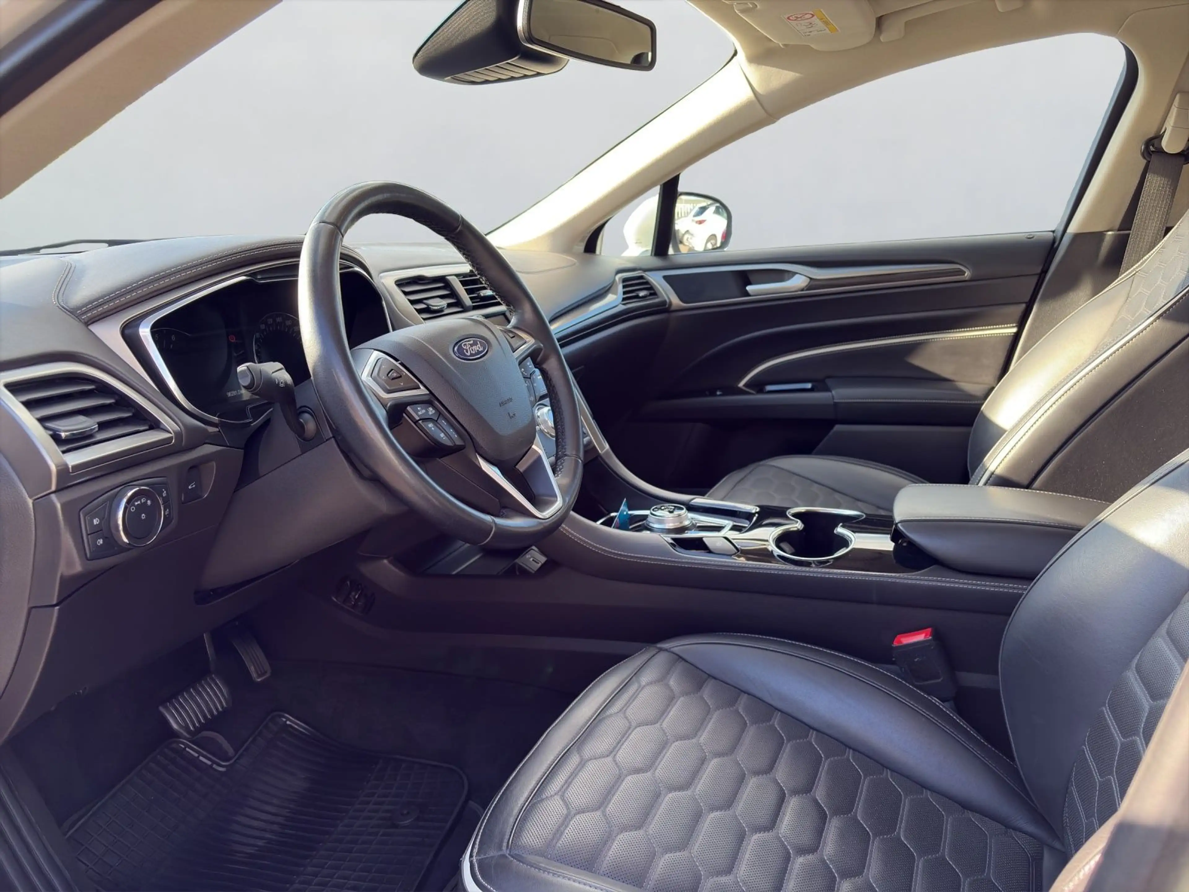 Ford Mondeo Turnier*AHK*Schiebedach*NAVI*SHZ — photo 10