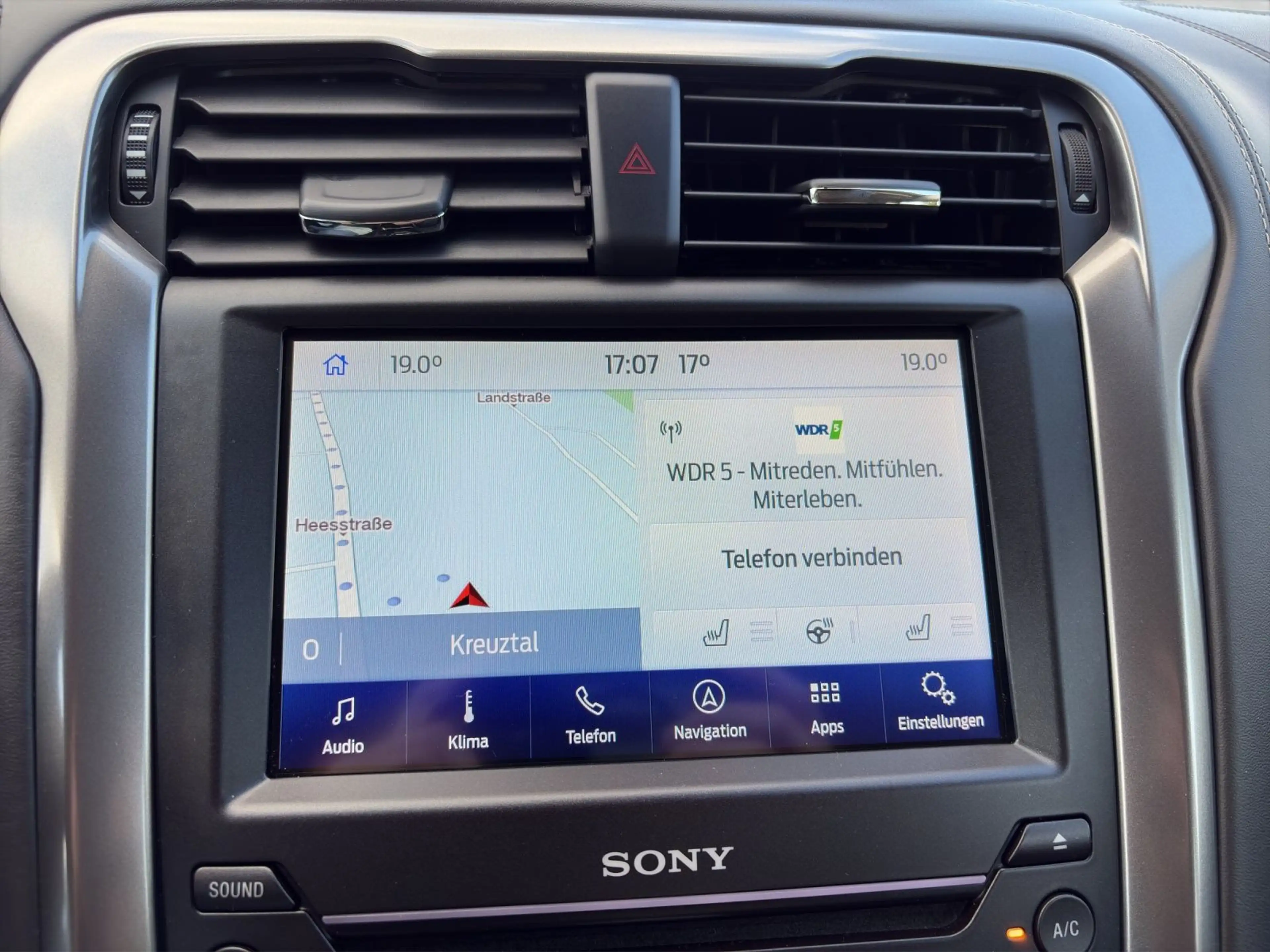 Ford Mondeo Turnier*AHK*Schiebedach*NAVI*SHZ — photo 13