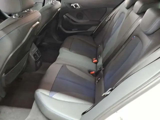 BMW 1 Series view 13