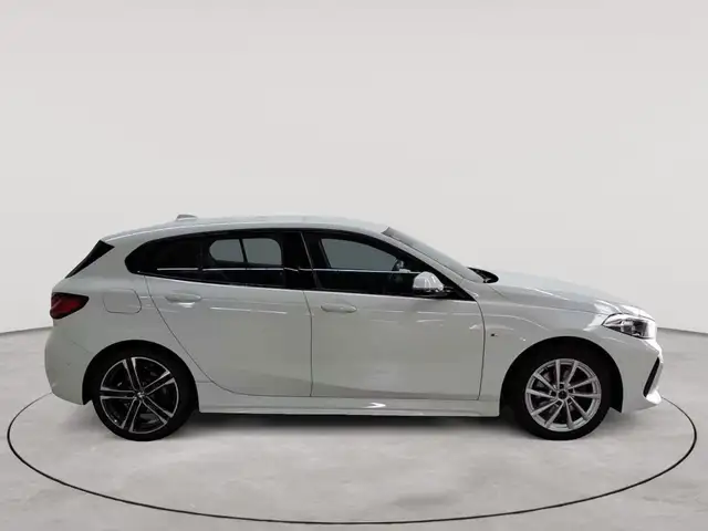 BMW 1 Series view 3