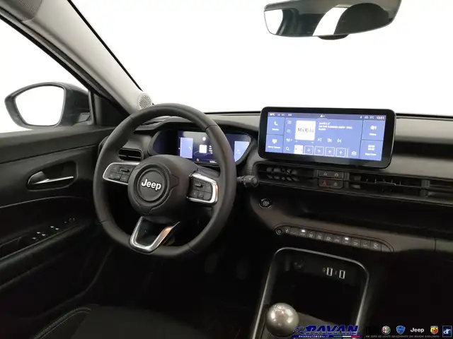 Jeep Avenger view 9
