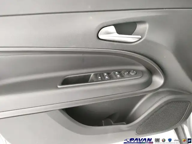 Jeep Avenger view 10