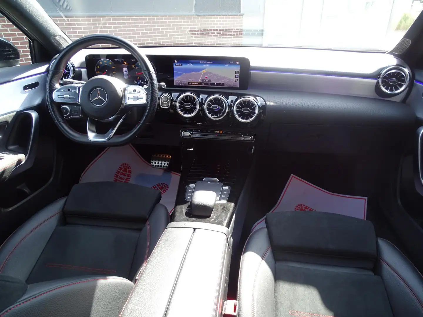 Mercedes-Benz A 180 Business Solution AMG Automaat, Camera, Sfeerverli Grijs - 2