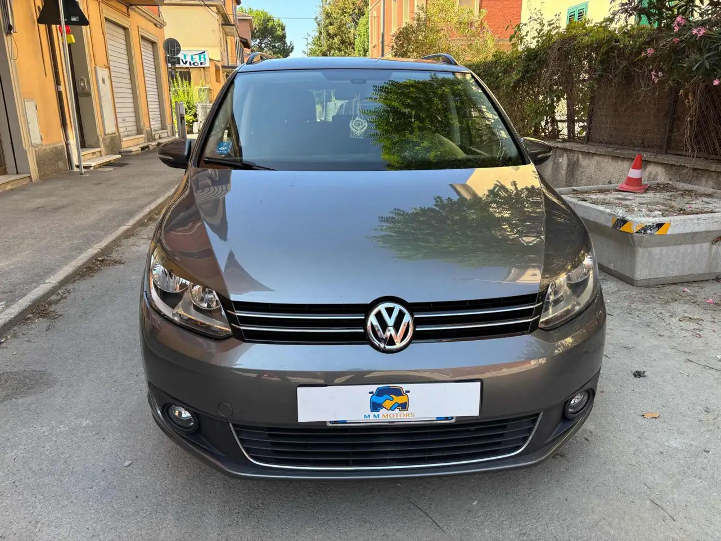 Volkswagen Touran 1.6 TDI Comfortline "ProMMo" Gris - 2