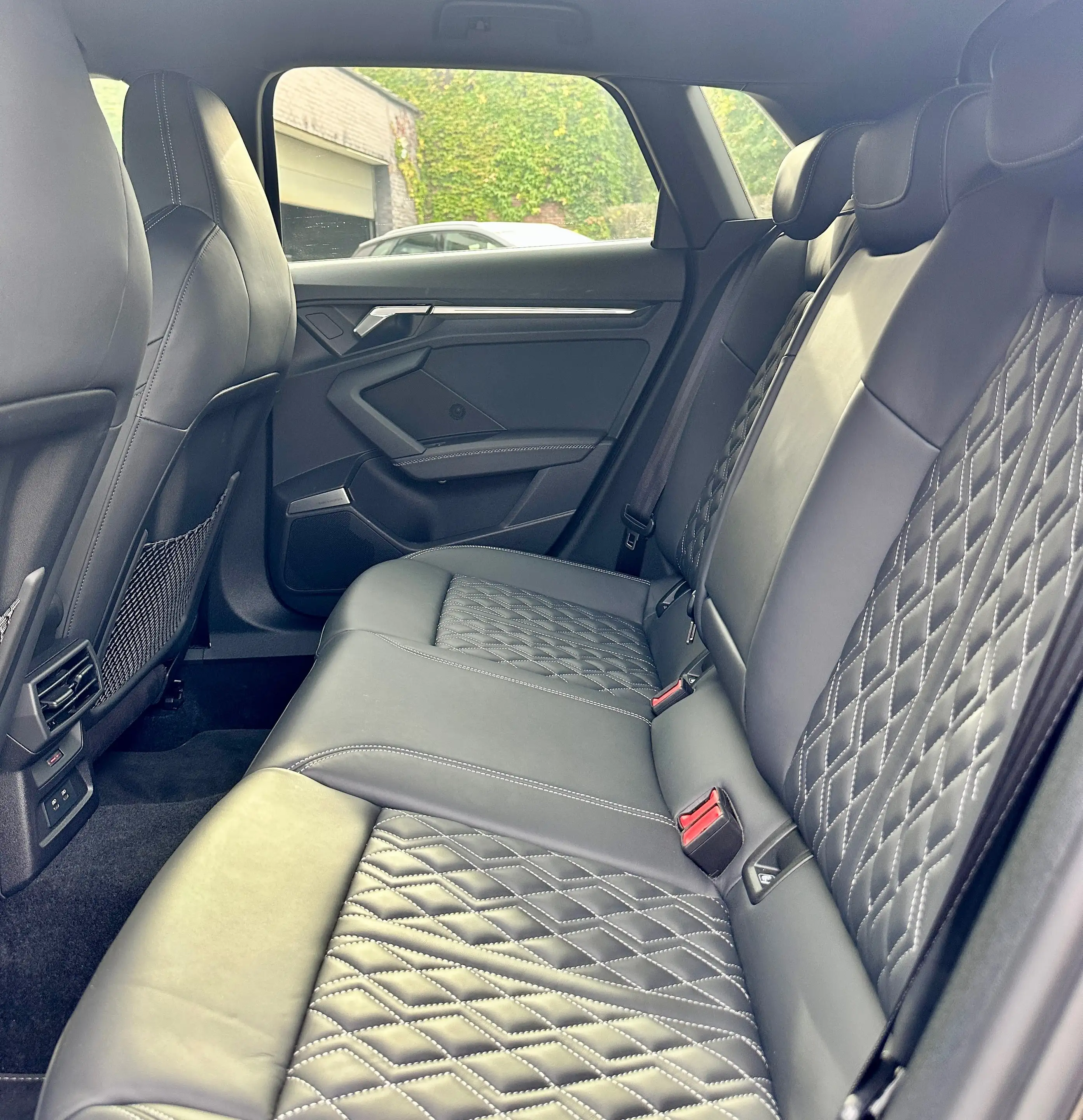 Audi S3 S3 Sportback 2.0TFSI Quattro B&O/RS-SEATS/LED/ACC/CARPLAY/AMBILIGHT/KEYLESS — photo 12