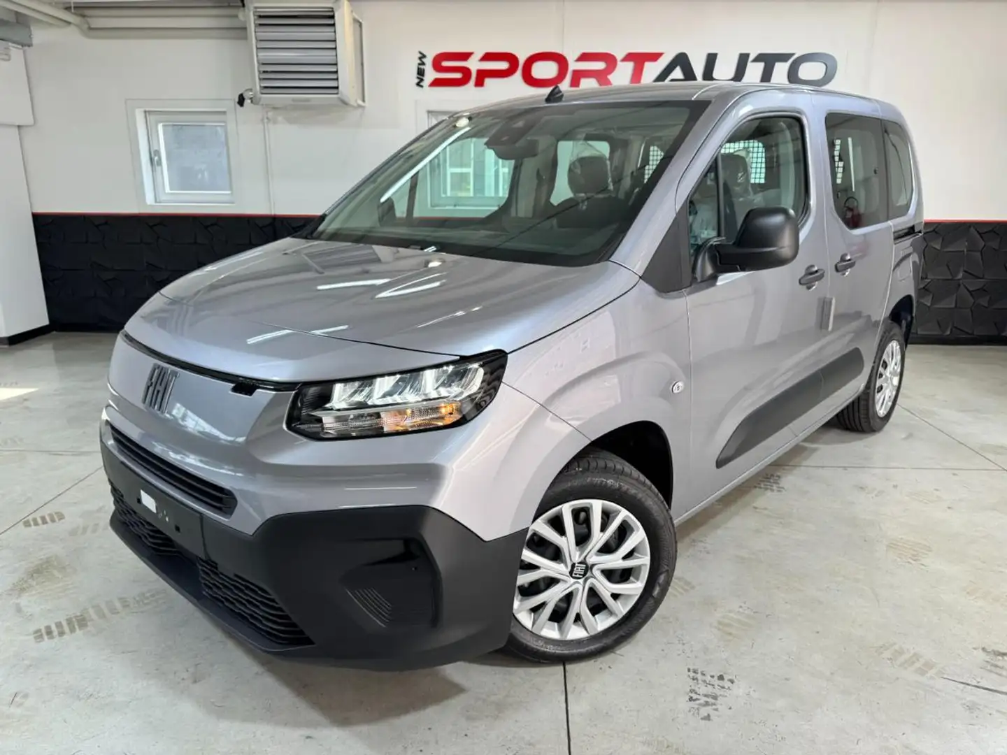 Fiat Doblo Doblò 1.5 BlueHdi 130CV Combi N1 Autocarro Schwarz - 1