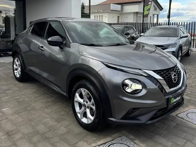 Nissan Juke main image