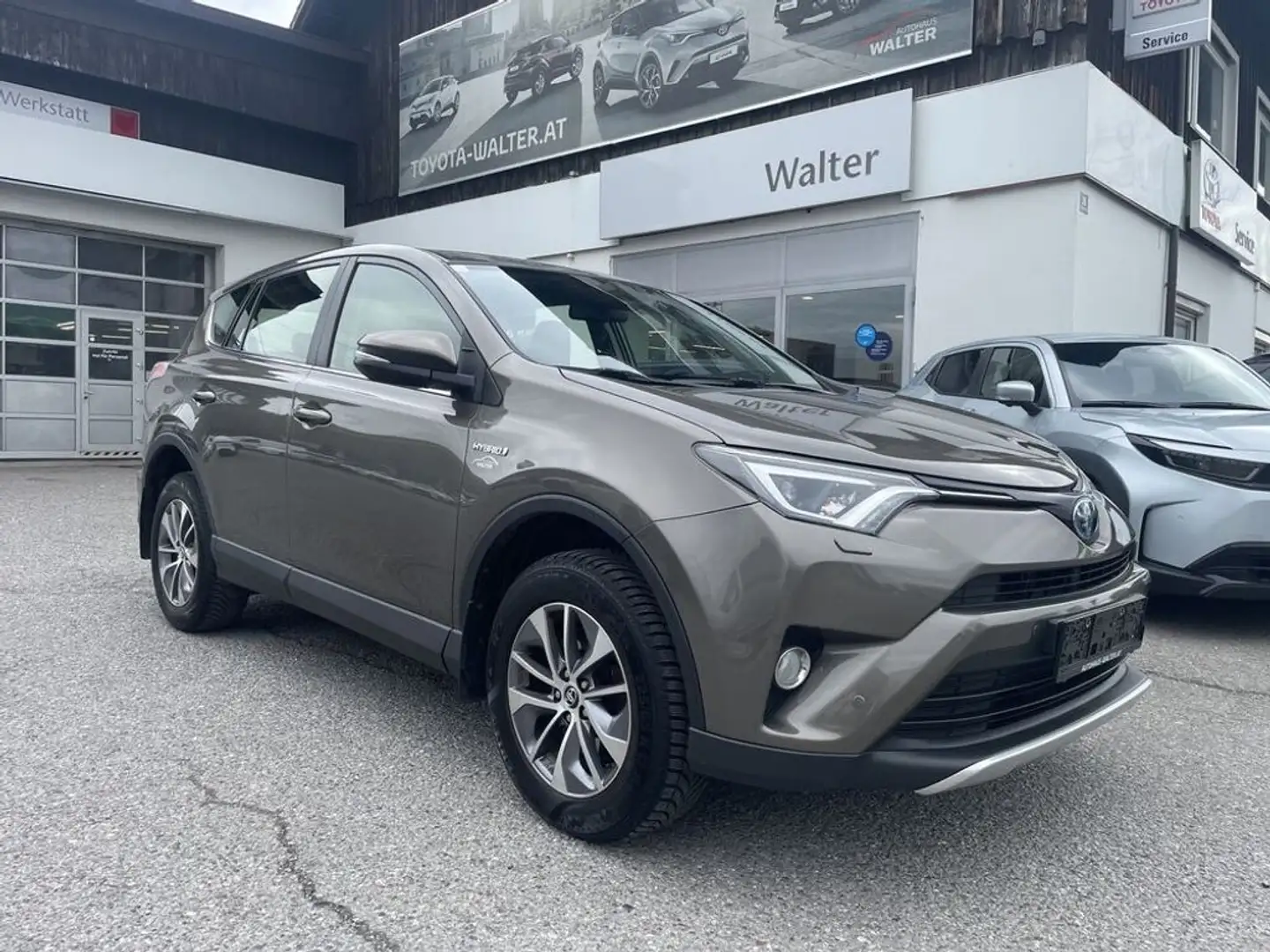 Toyota RAV 4 2,5 Hybrid Active 4WD Aut. Braun - 1