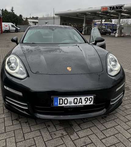 Imagine Porsche Panamera 4S PDK