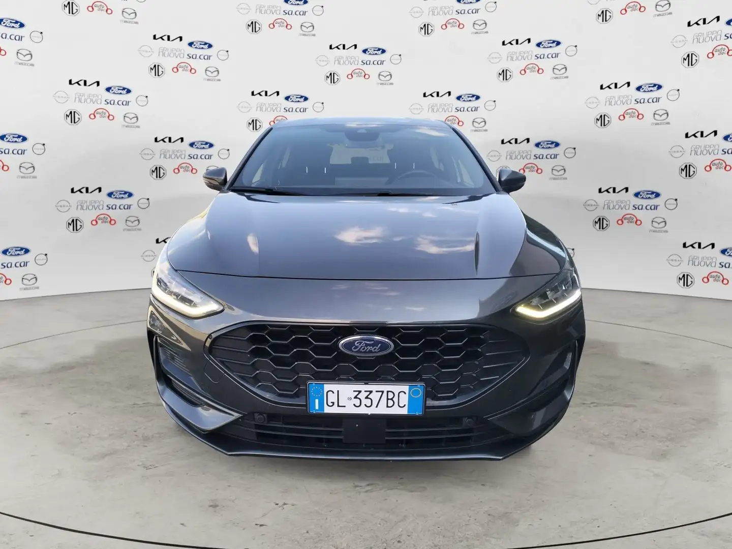 Ford Focus Focus 1.0 EcoBoost Hybrid 125 CV 5p. ST-Line Grijs - 2