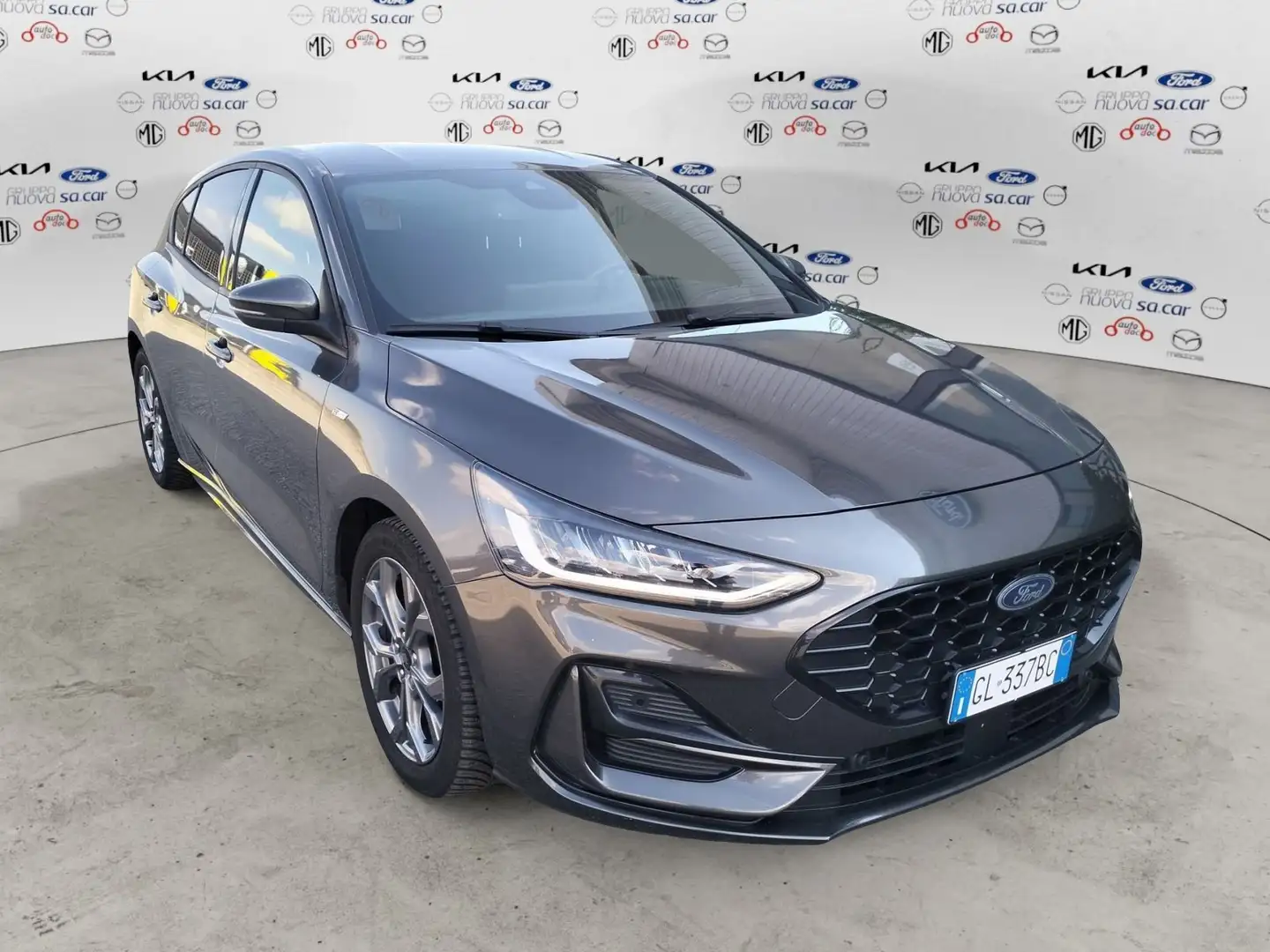 Ford Focus Focus 1.0 EcoBoost Hybrid 125 CV 5p. ST-Line Grijs - 1